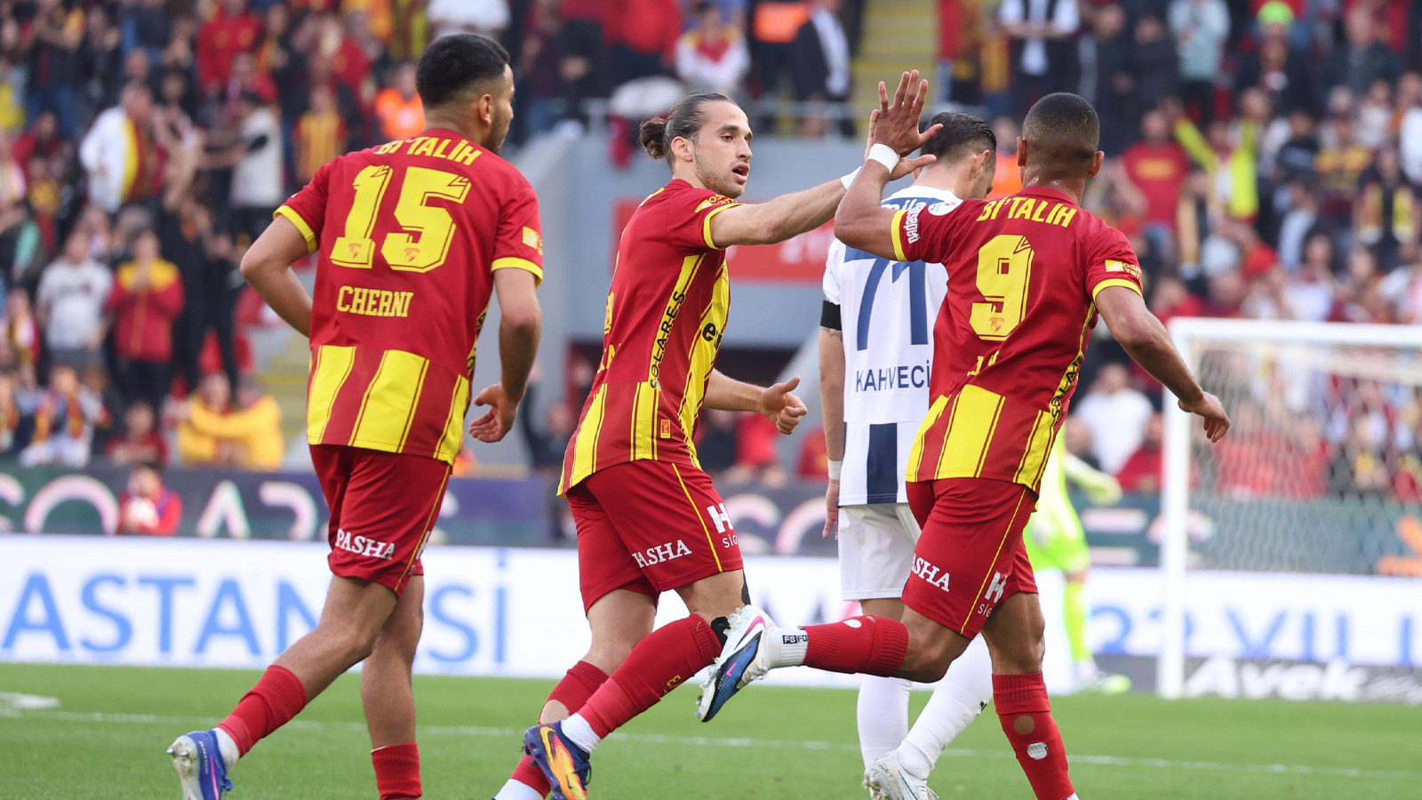 Göztepe deplasmanlarda puanları topladı