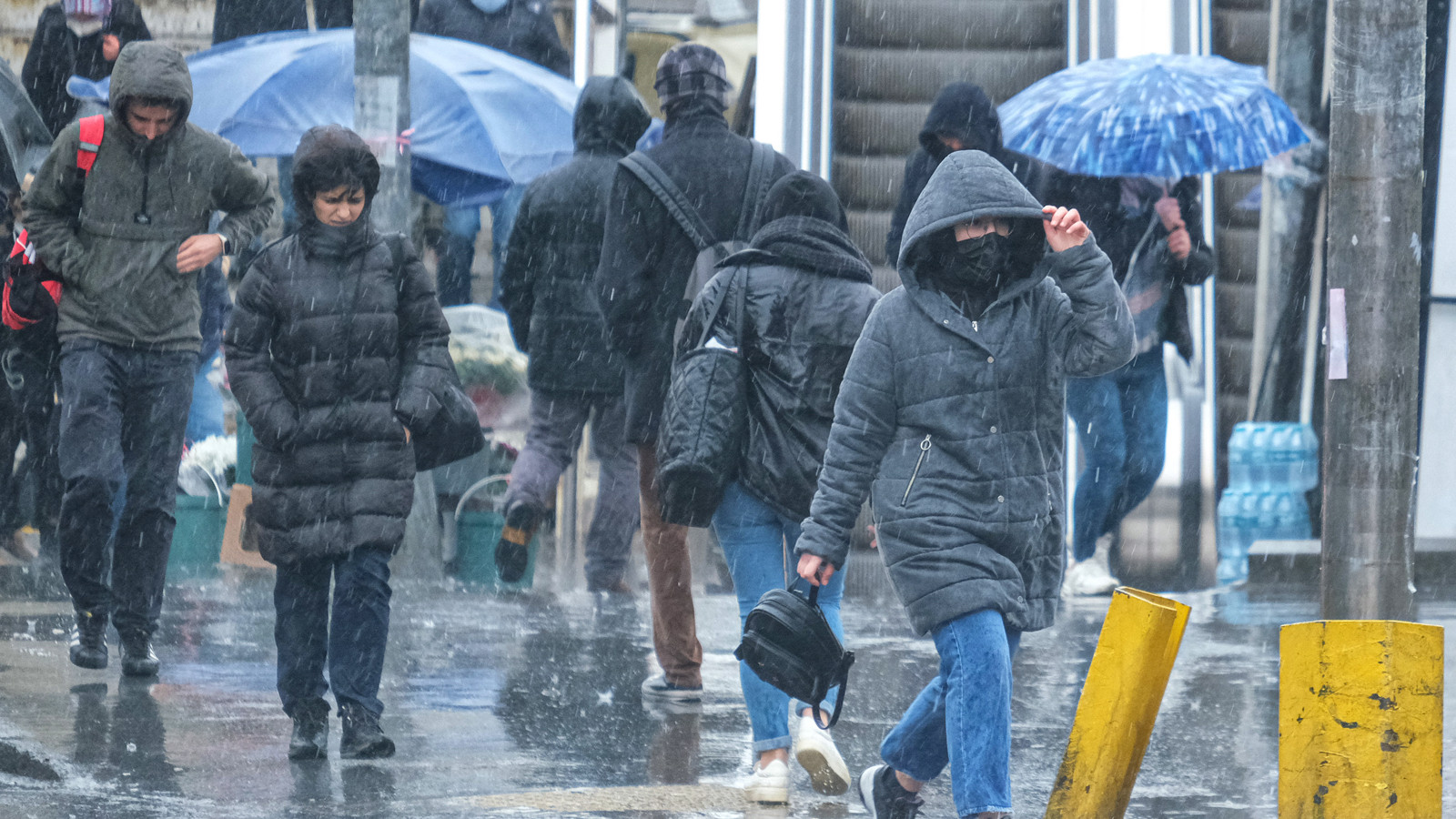 Meteoroloji saat verdi: İstanbul dahil birçok ilde kuvvetli sağanak alarmı