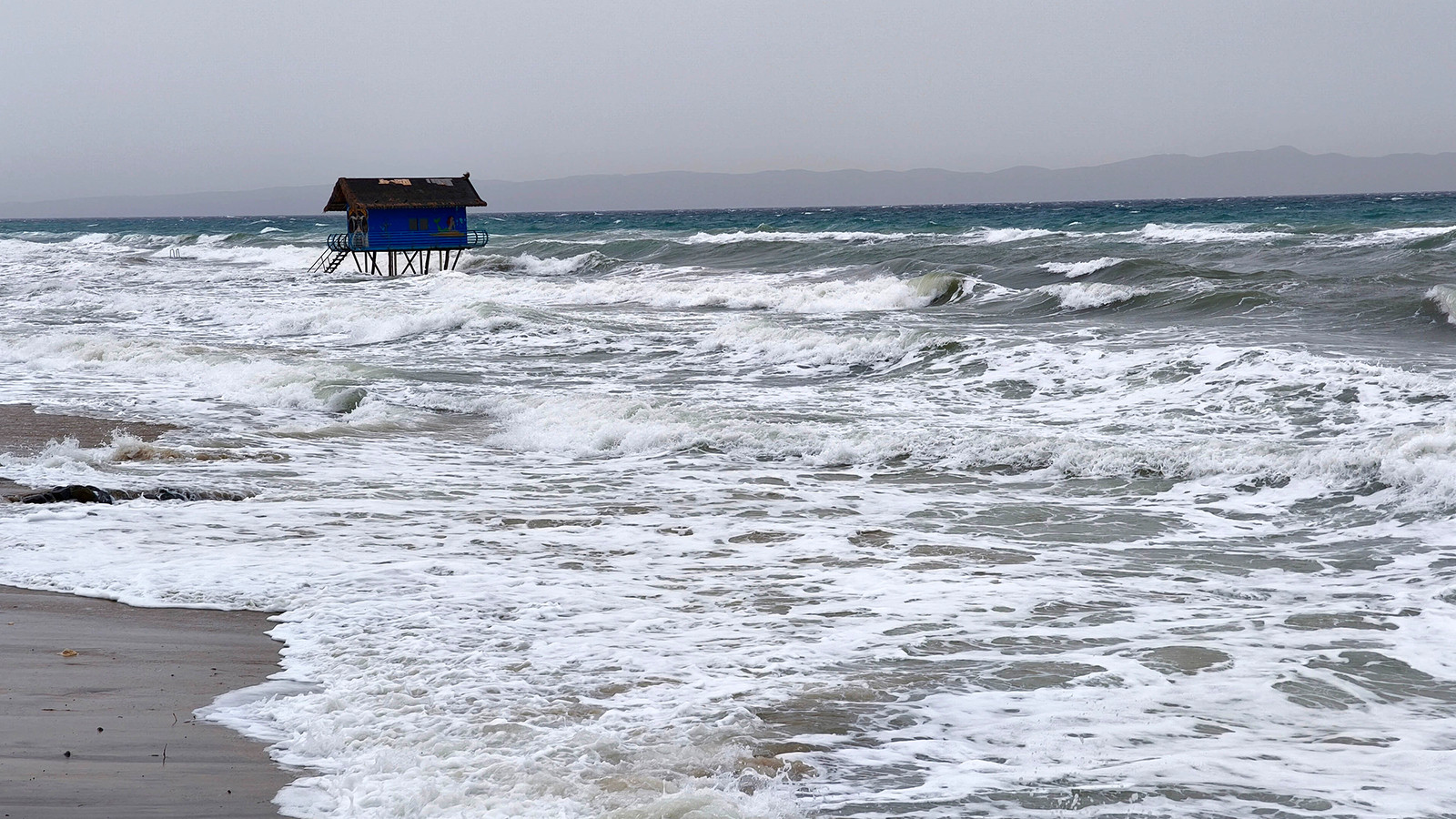 Meteoroloji'den Ege Denizi'nin kuzeyi için 'fırtına' uyarısı