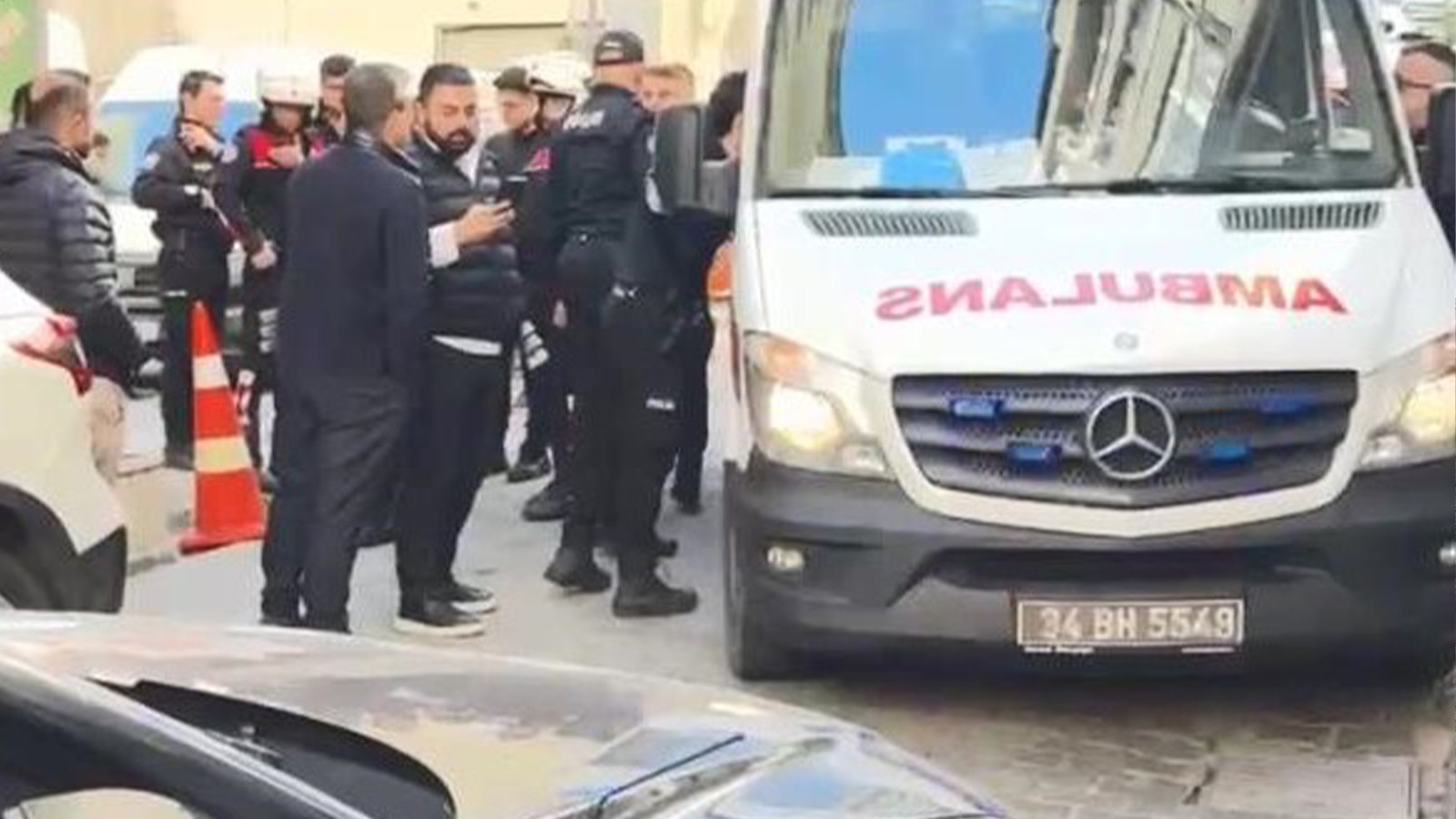 Uyarı ateşi sırasında berberi vuran polis hakkında ev hapsi kararı