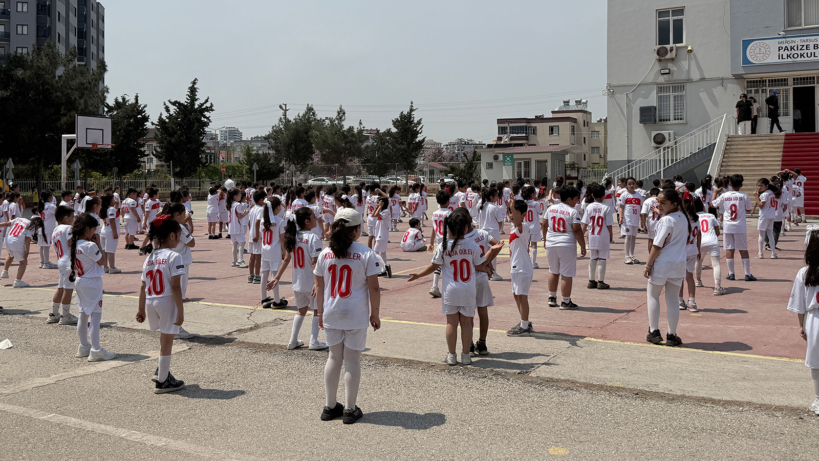 Yüzlerce öğrenciden Arda Güler’e "10 numara" davet