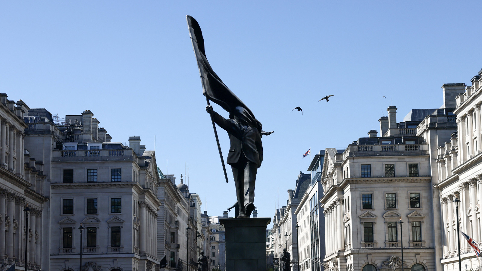 Banksy'den Londra'nın merkezinde yeni heykel
