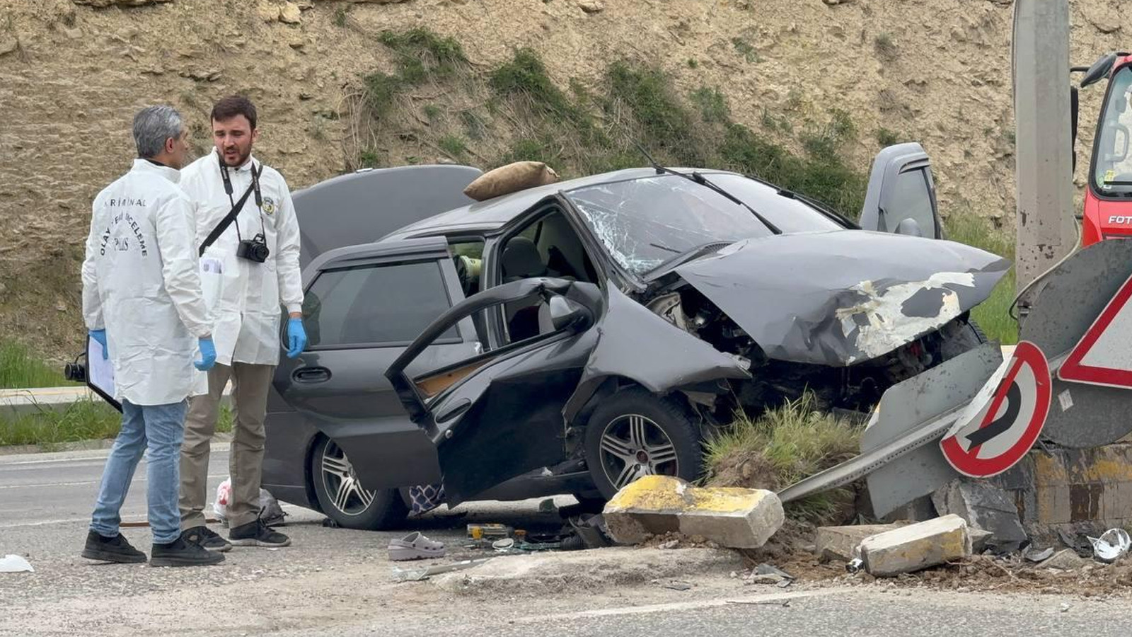 Karabük'te otomobil refüje çarptı: 1 kişi feci şekilde öldü