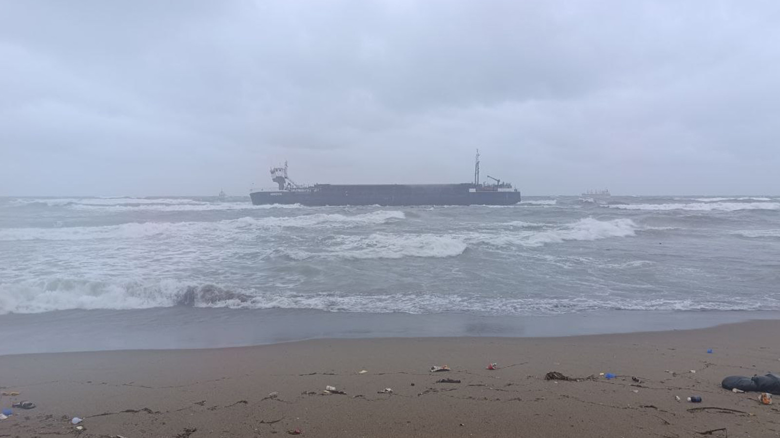 Sakarya'da kuru yük gemisi karaya oturdu