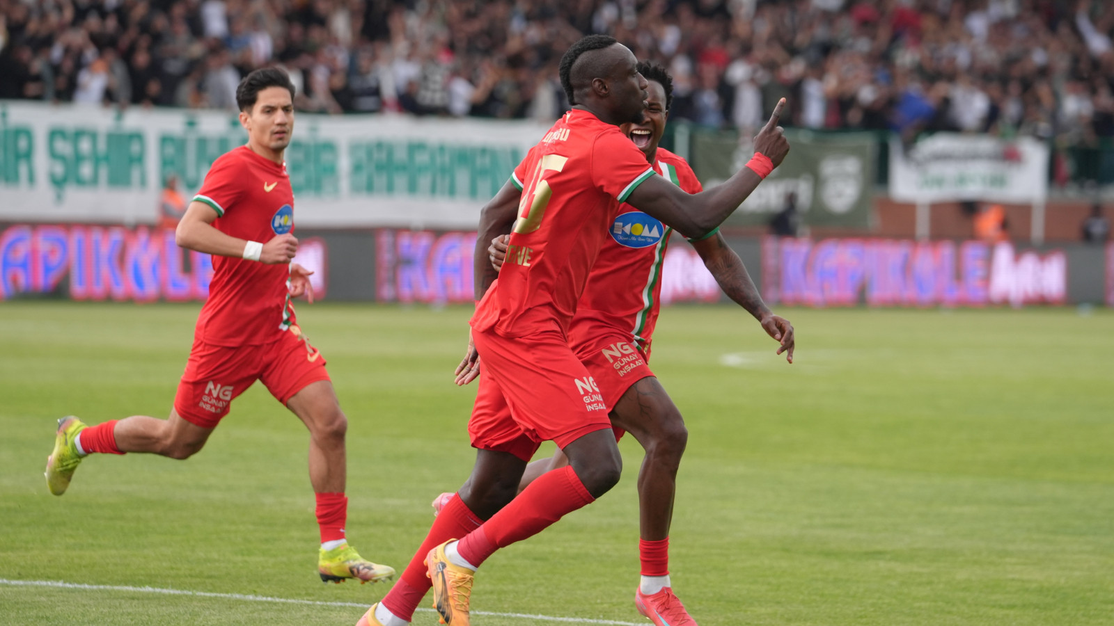Amedspor'a ilk tebrik Galatasaray'dan geldi