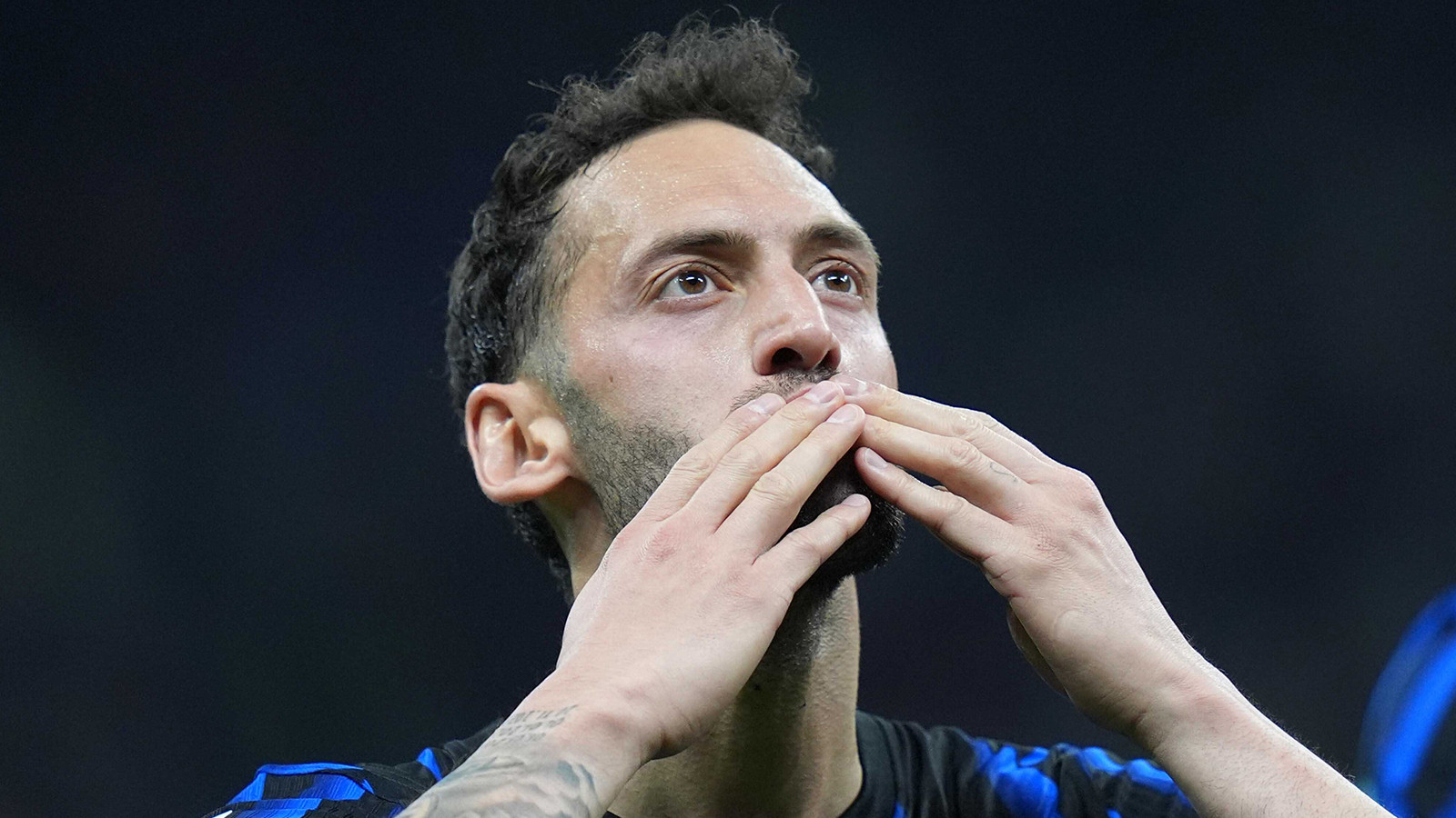 Hakan Çalhanoğlu, Inter'le ikinci şampiyonluğuna bir puanlık mesafede