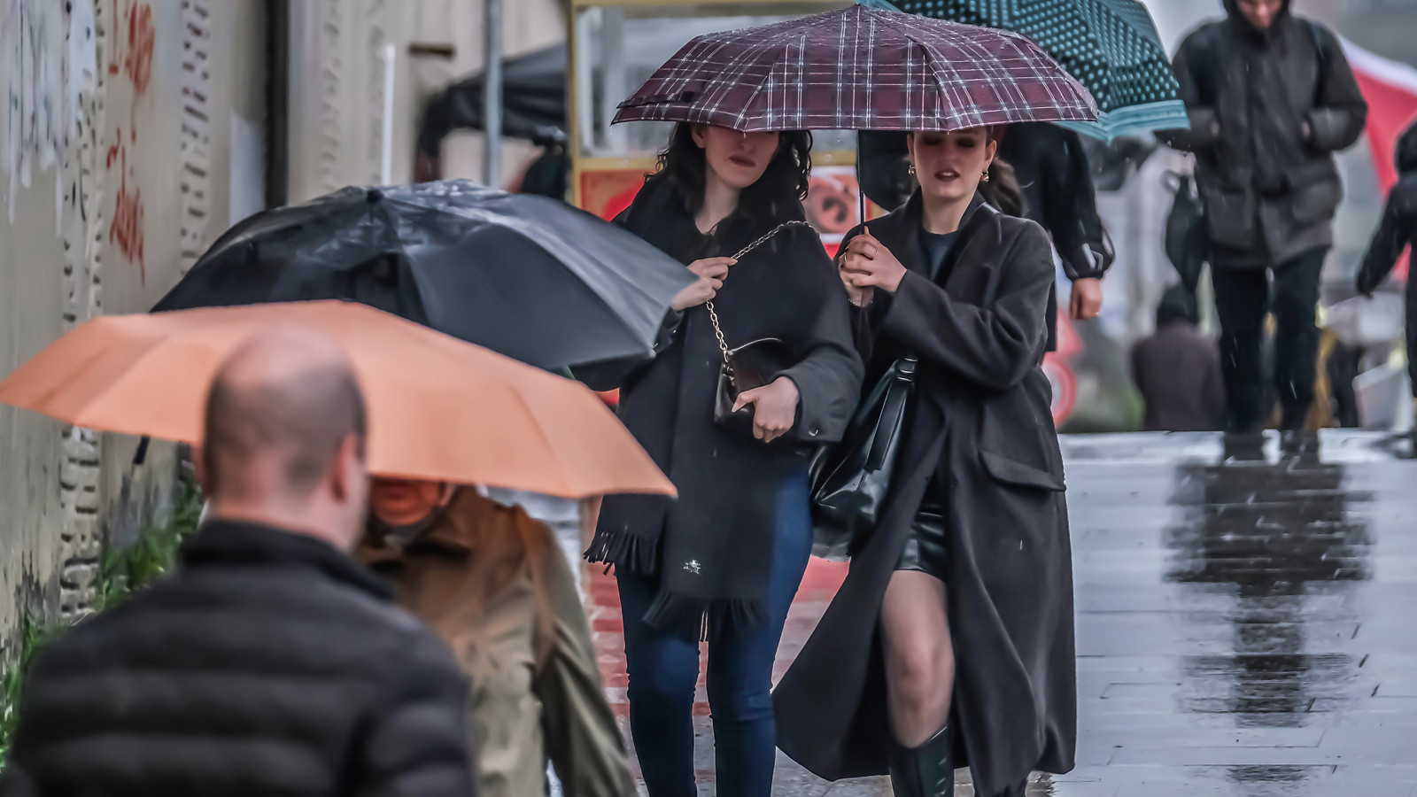 Meteoroloji alarm verdi: İstanbul, Ankara, İzmir dahil 44 ilde sağanak ve fırtına etkili olacak