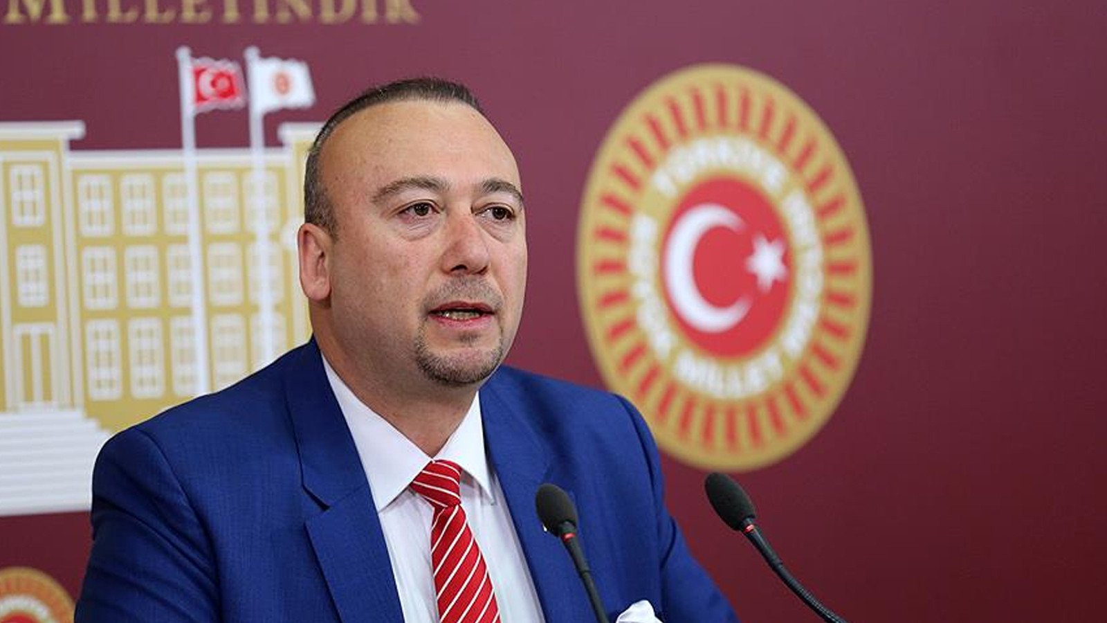Özkan Yalım CHP'den ihraç edildi