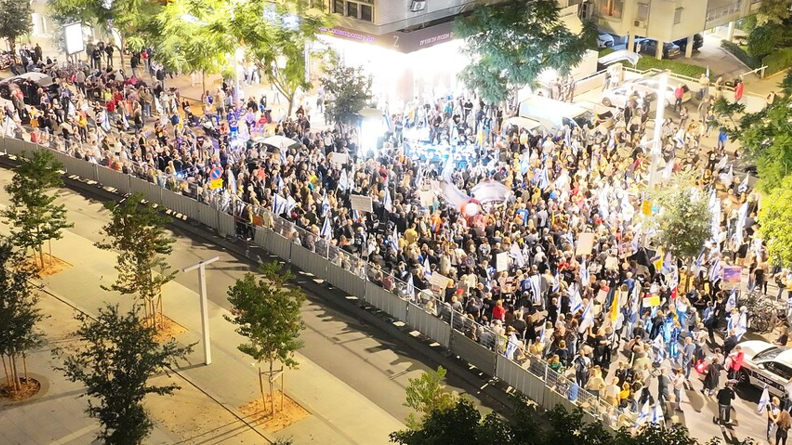 Tel Aviv’de 'Felaket Hükümeti' protestosu: Bu ihanetin hesabı sorulacak
