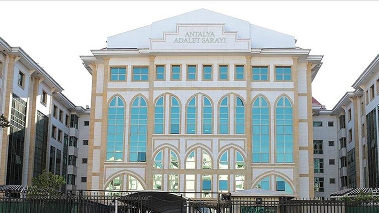 Antalya Büyükşehir iştiraki ANSET’e rüşvet ve kara para aklama operasyonu: 14 kişi tutuklandı
