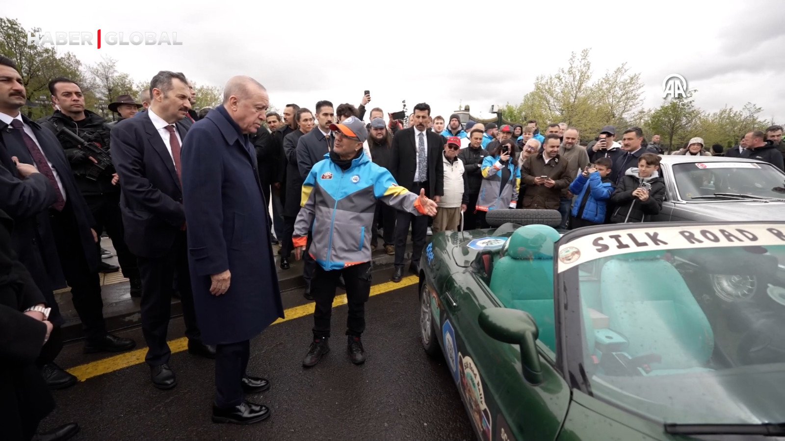 Cumhurbaşkanı Erdoğan, Doğu-Batı Dostluk ve İpek Yolu Rallisi grubunu uğurladı