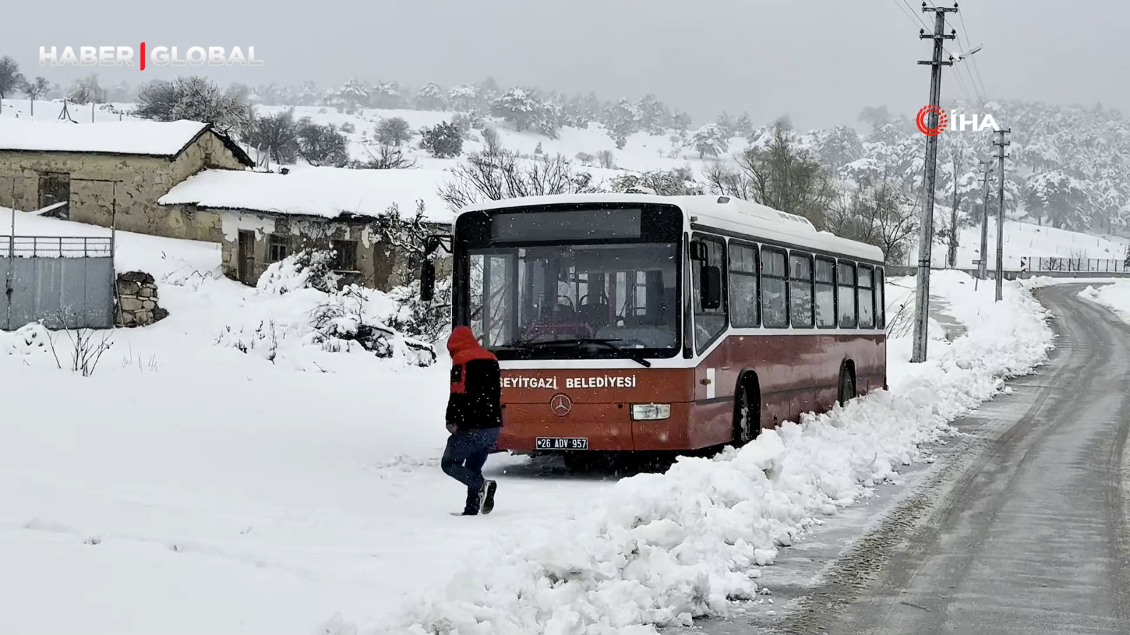 Mayıs ayında Eskişehir’de lapa lapa kar yağdı