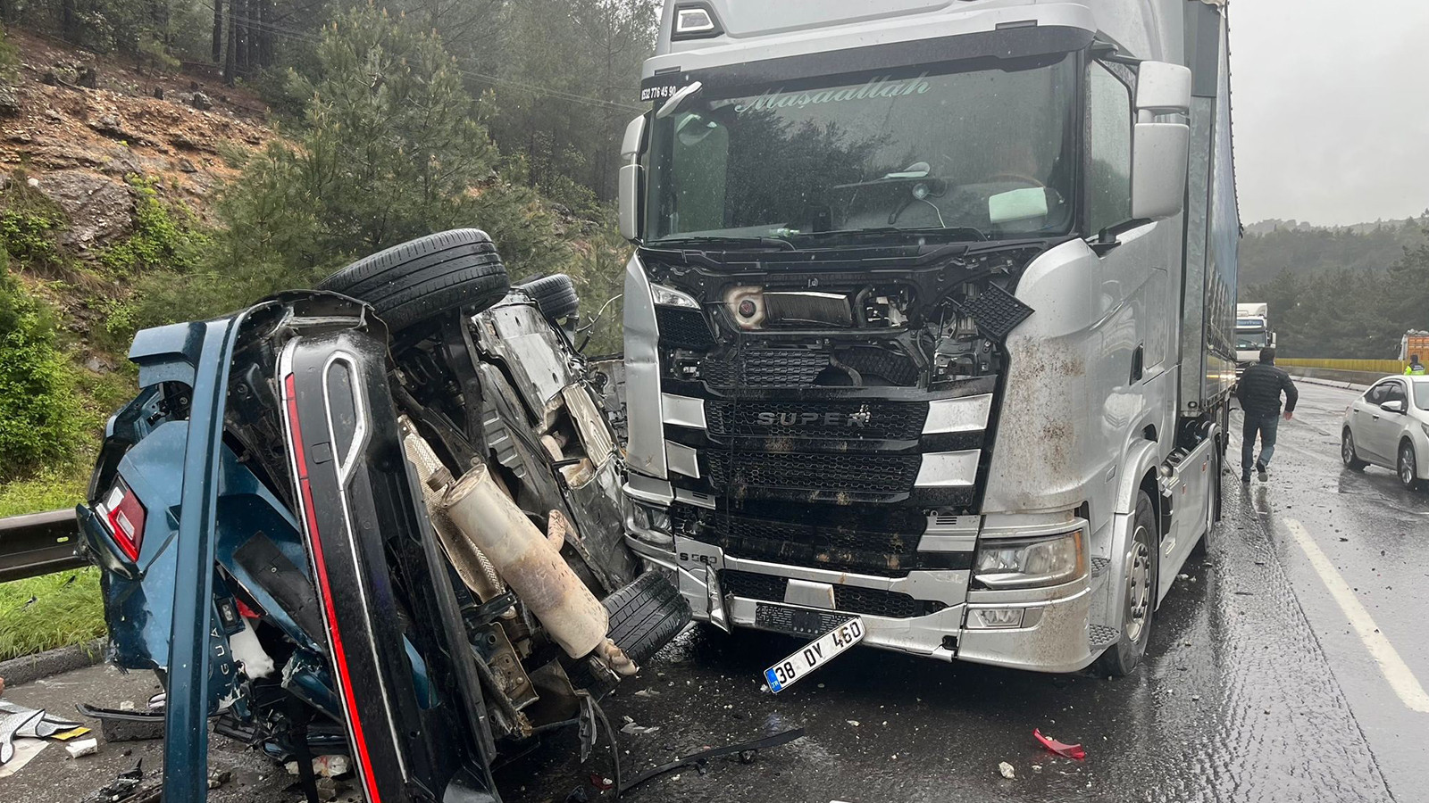 Mersin'de feci kaza! Ölü ve yaralılar var
