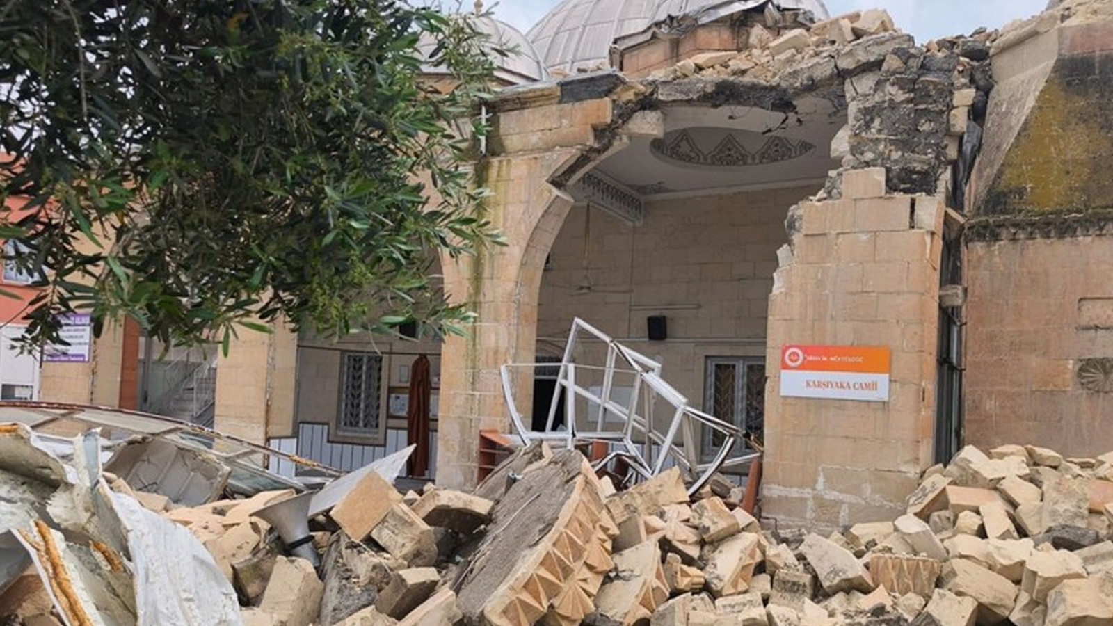 Şanlıurfa'da eğitime fırtına engeli