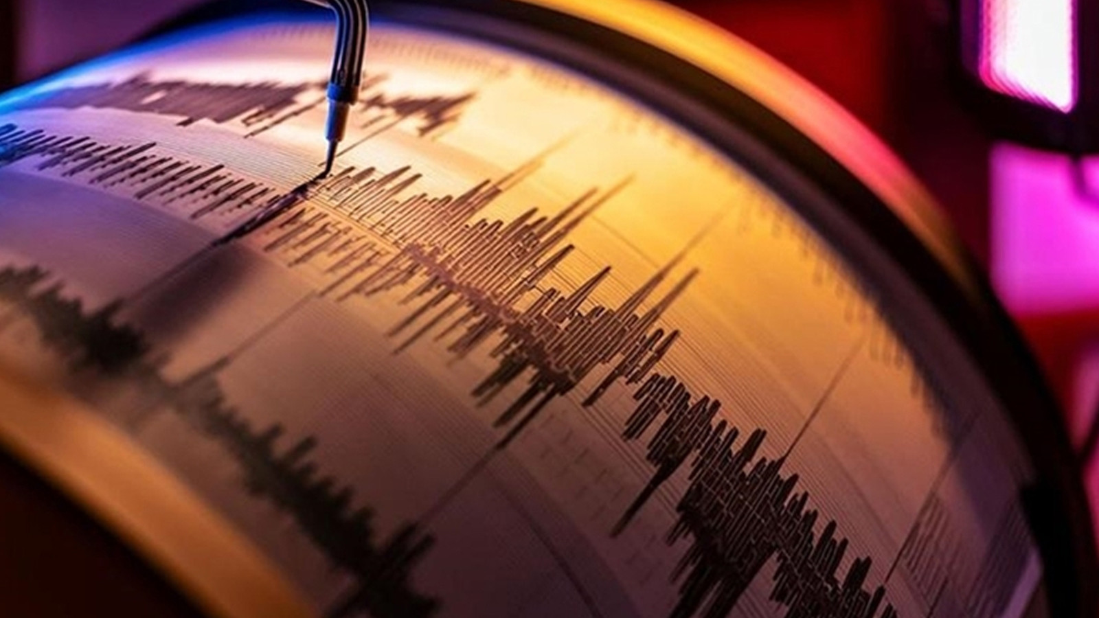 Ege'de korkutan deprem: AFAD duyurdu
