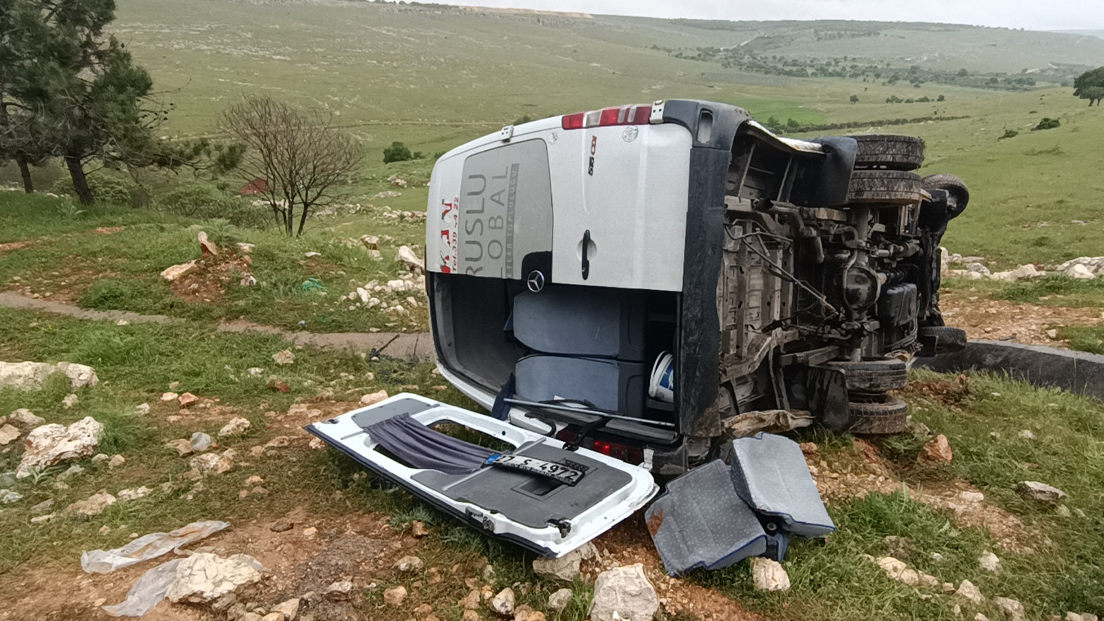 Gaziantep'te işçi servisi devrildi: Çok sayıda yaralı var