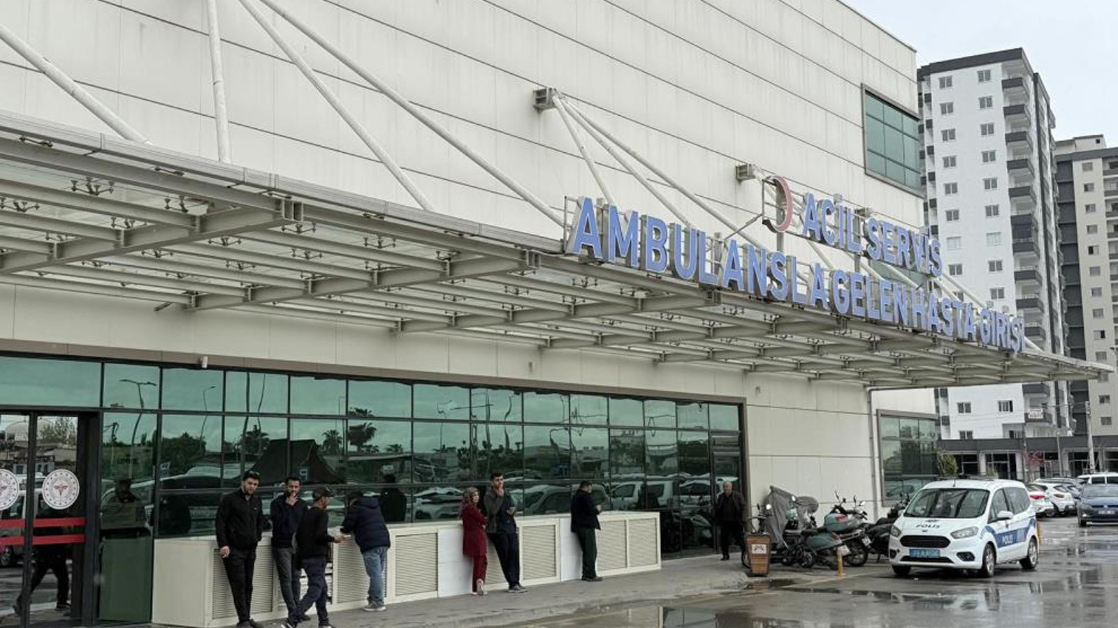 Mersin'de salam yiyen 4 öğrenci hastaneye kaldırıldı