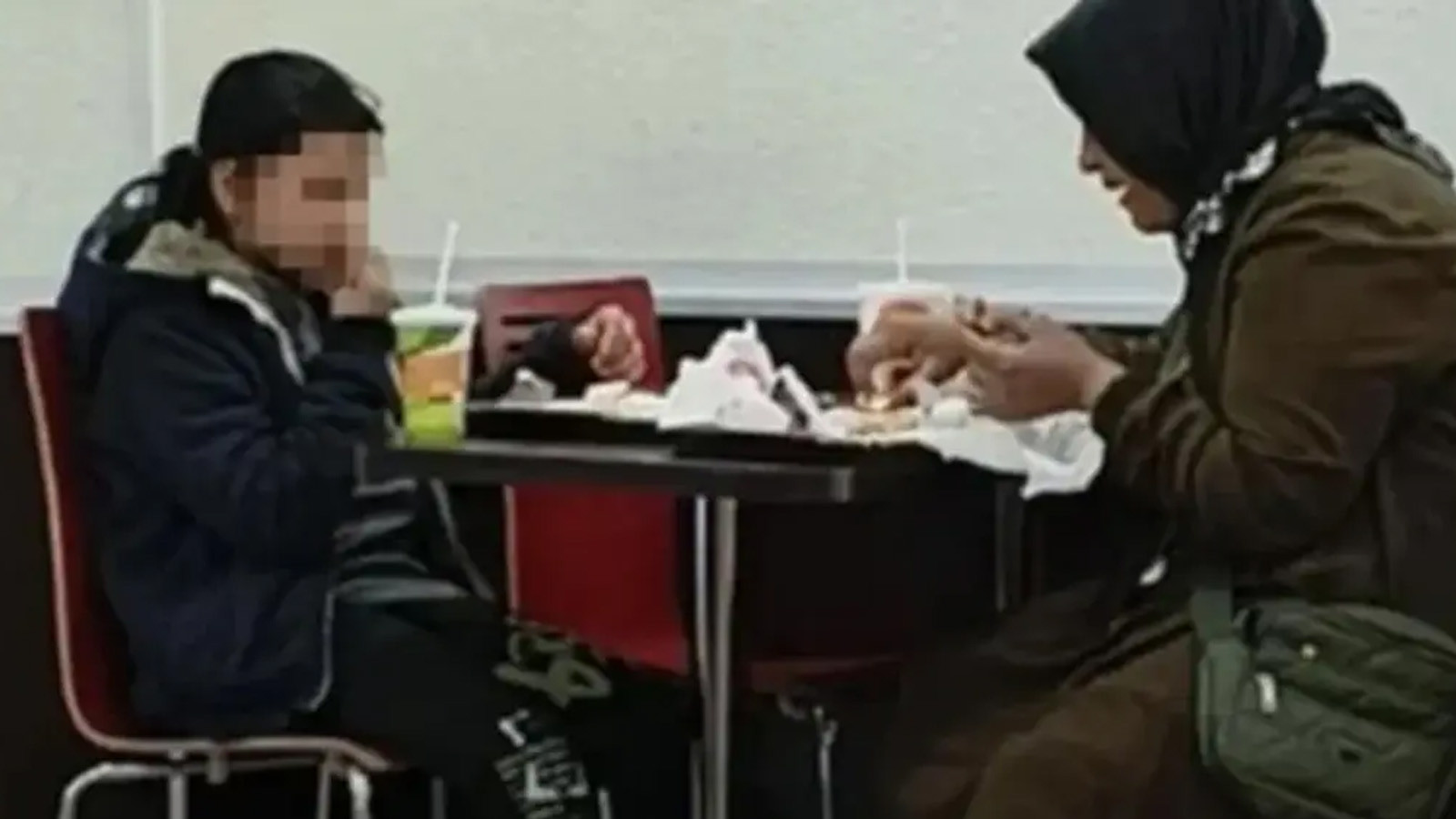 Ticaret Bakanlığı harekete geçti: Fast-food zincirindeki skandal cezasız kalmadı