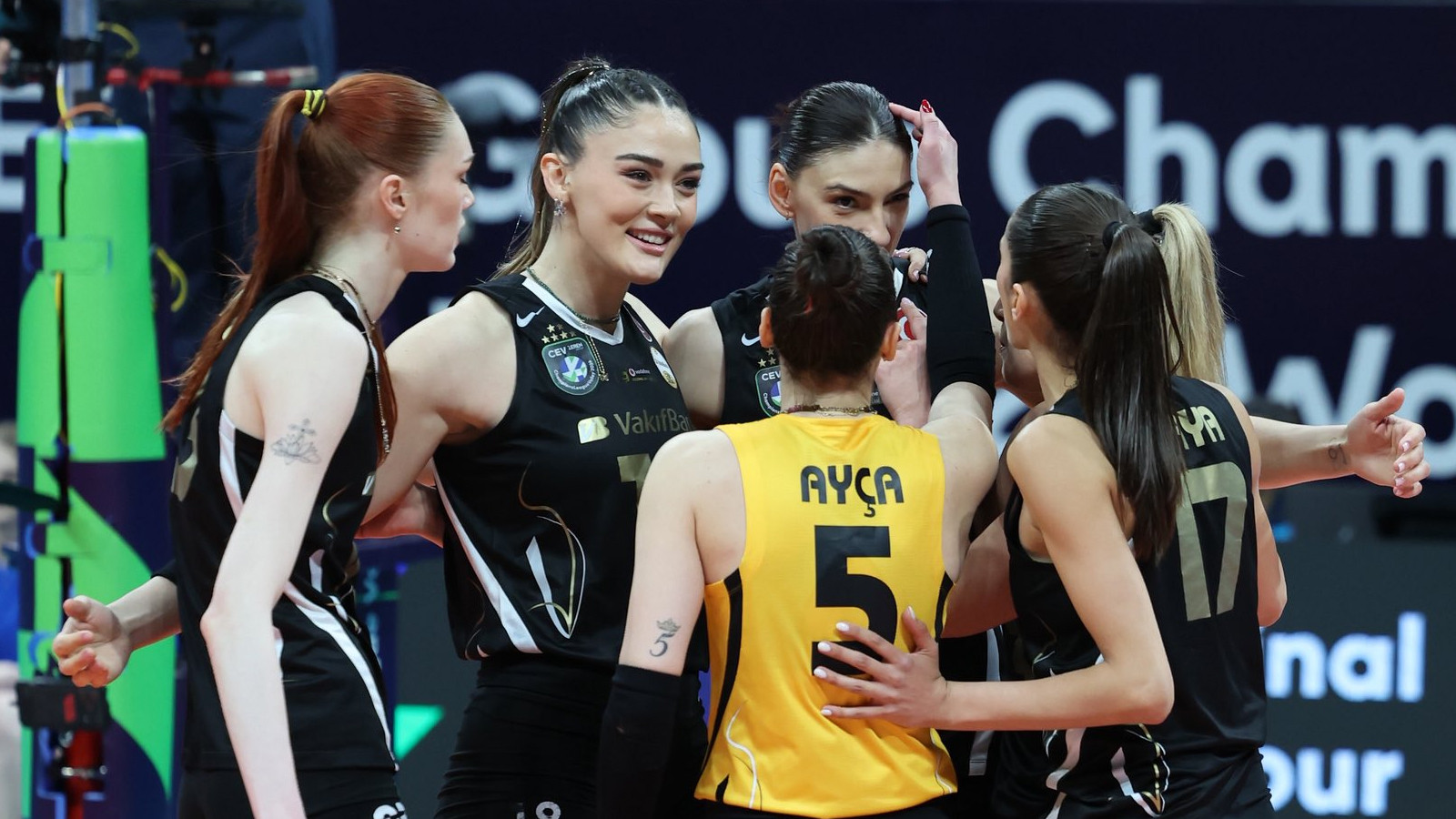 VakıfBank'ta Derya Cebecioğlu en az 1 ay tedavi görecek