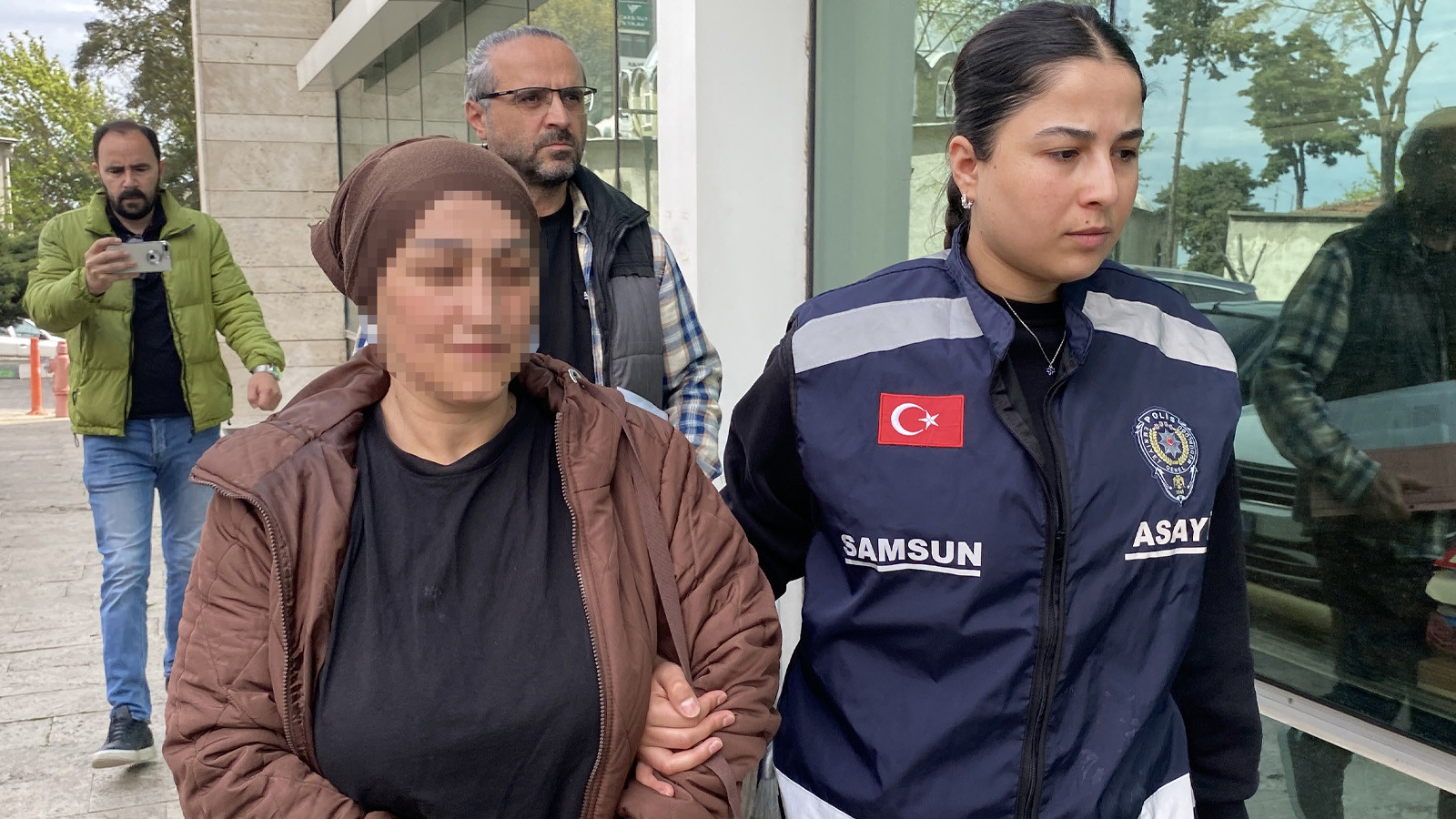 Samsun'da akraba vurgunu: Yeğeninin ziynet eşyalarını çalıp, otomobil satın aldı