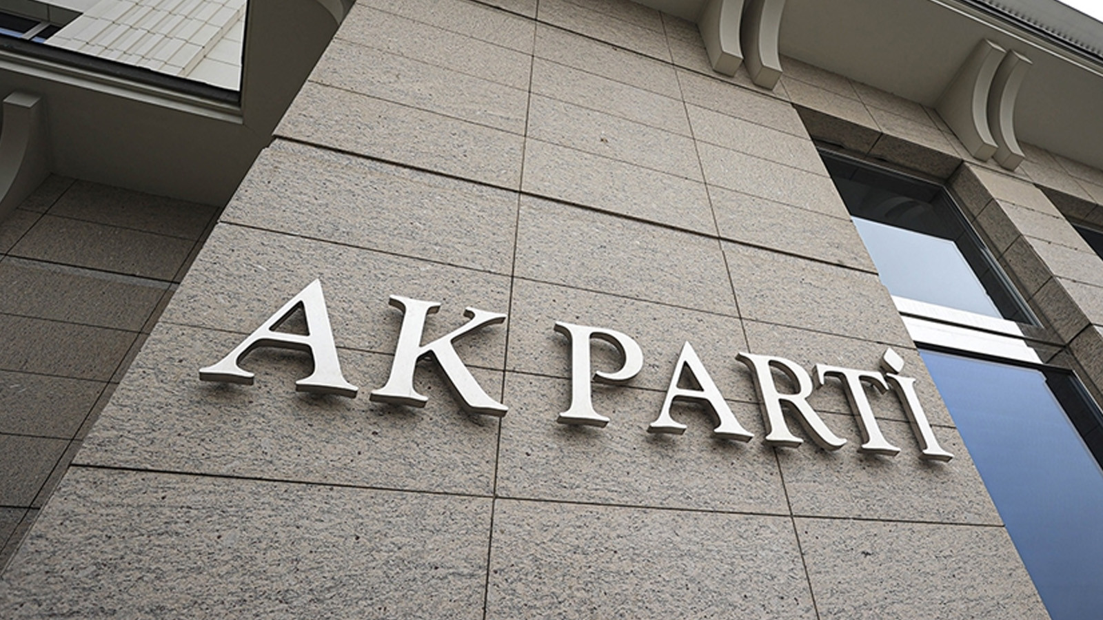AK Parti 7 Haziran ara seçimleri için 5 belediye başkan adayını açıkladı