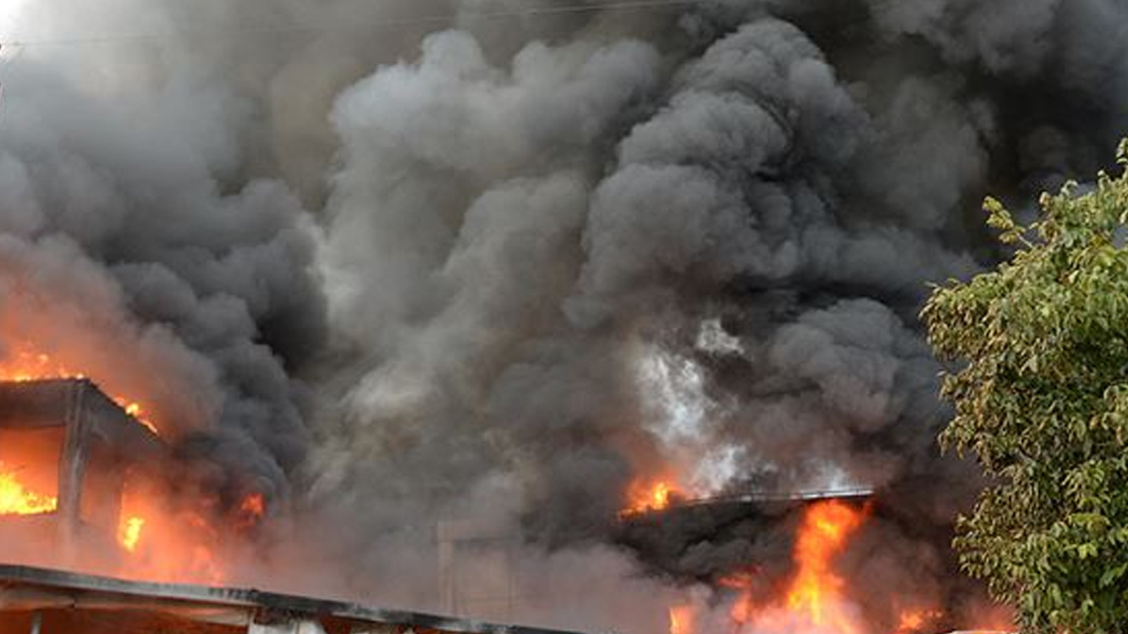Meksika'da AVM yangını: 5 ölü, 30 yaralı
