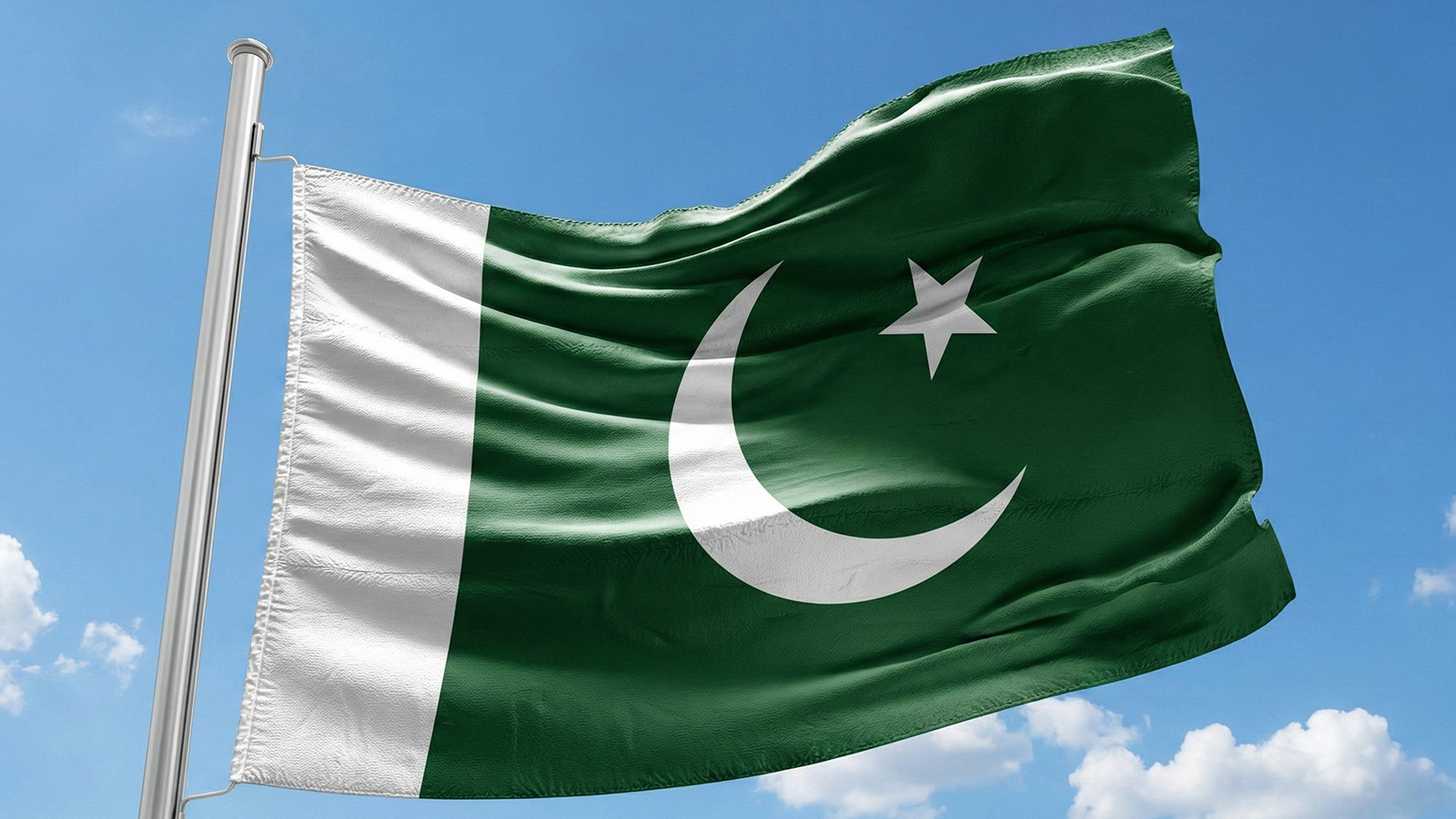 Pakistan'da yolcu otobüsü şarampole yuvarlandı: 4 ölü, 26 yaralı