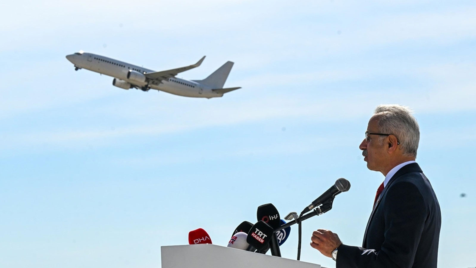 Bakan Uraloğlu: 4 ayda hava yolunda 67 milyon 496 bin 871 yolcu seyahat etti