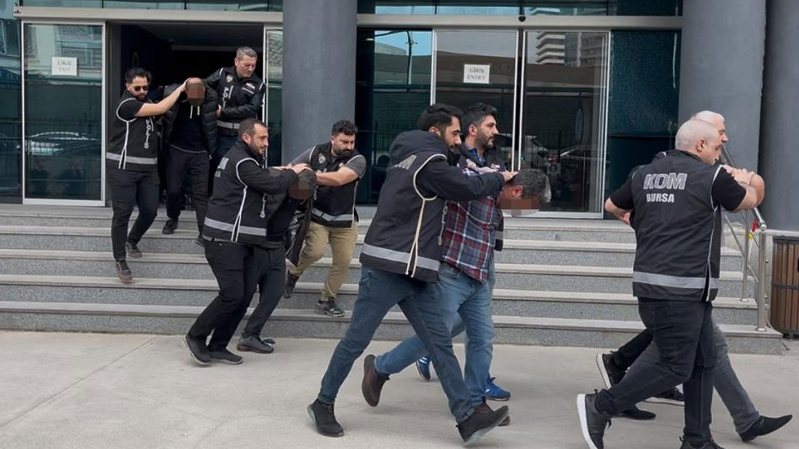 Bursa'da çiftçileri hedef alan suç örgütü çökertildi