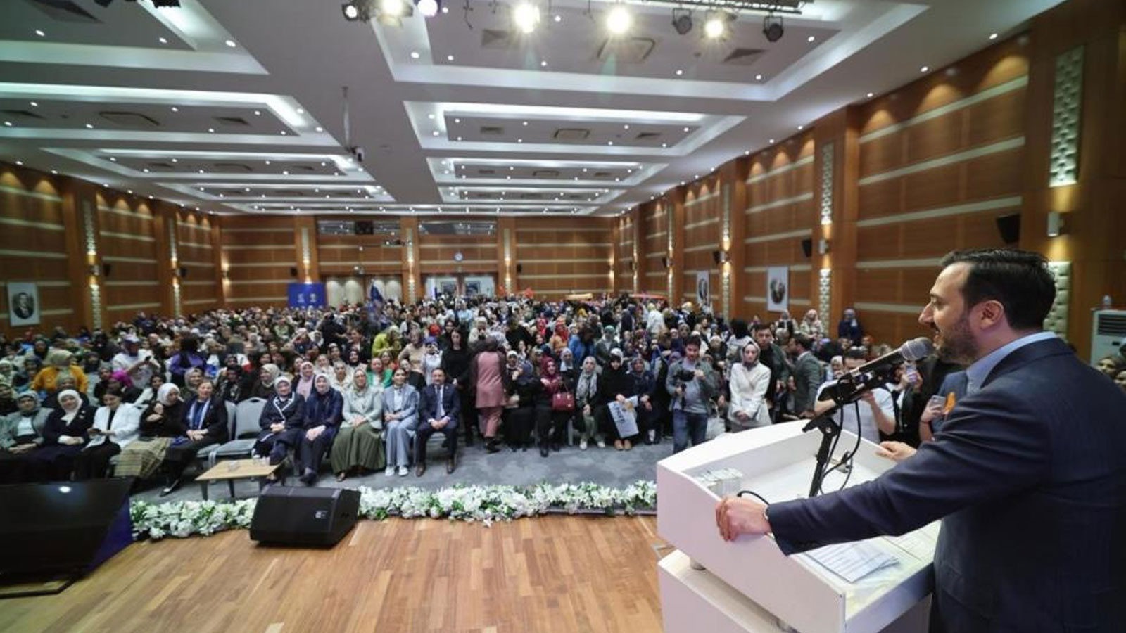 Cumhurbaşkanı Erdoğan, AK Parti İstanbul İl Kadın Kolları Danışma Meclisi’ne telefonla bağlandı