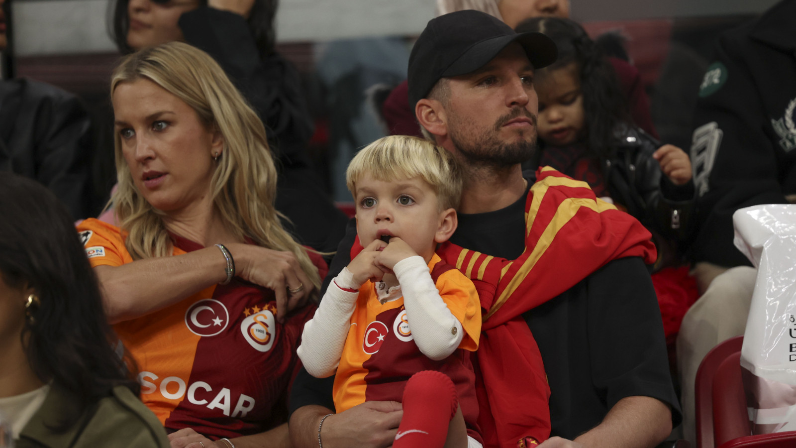 Dries Mertens ve ailesi yeniden RAMS Park’ta