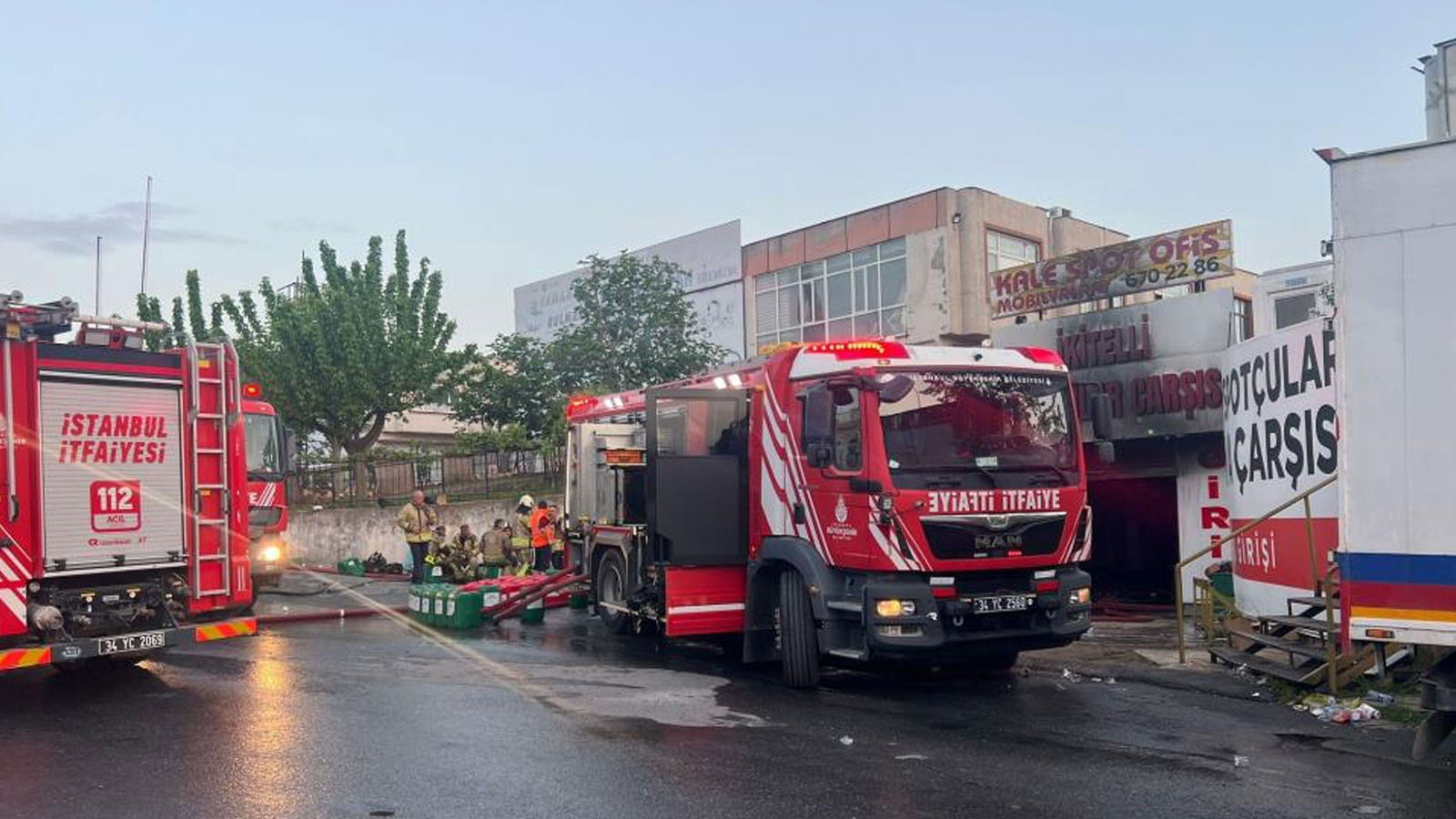 Başakşehir’de parfüm imalatı tesisinde çıkan yangın 8. saatinde söndürüldü