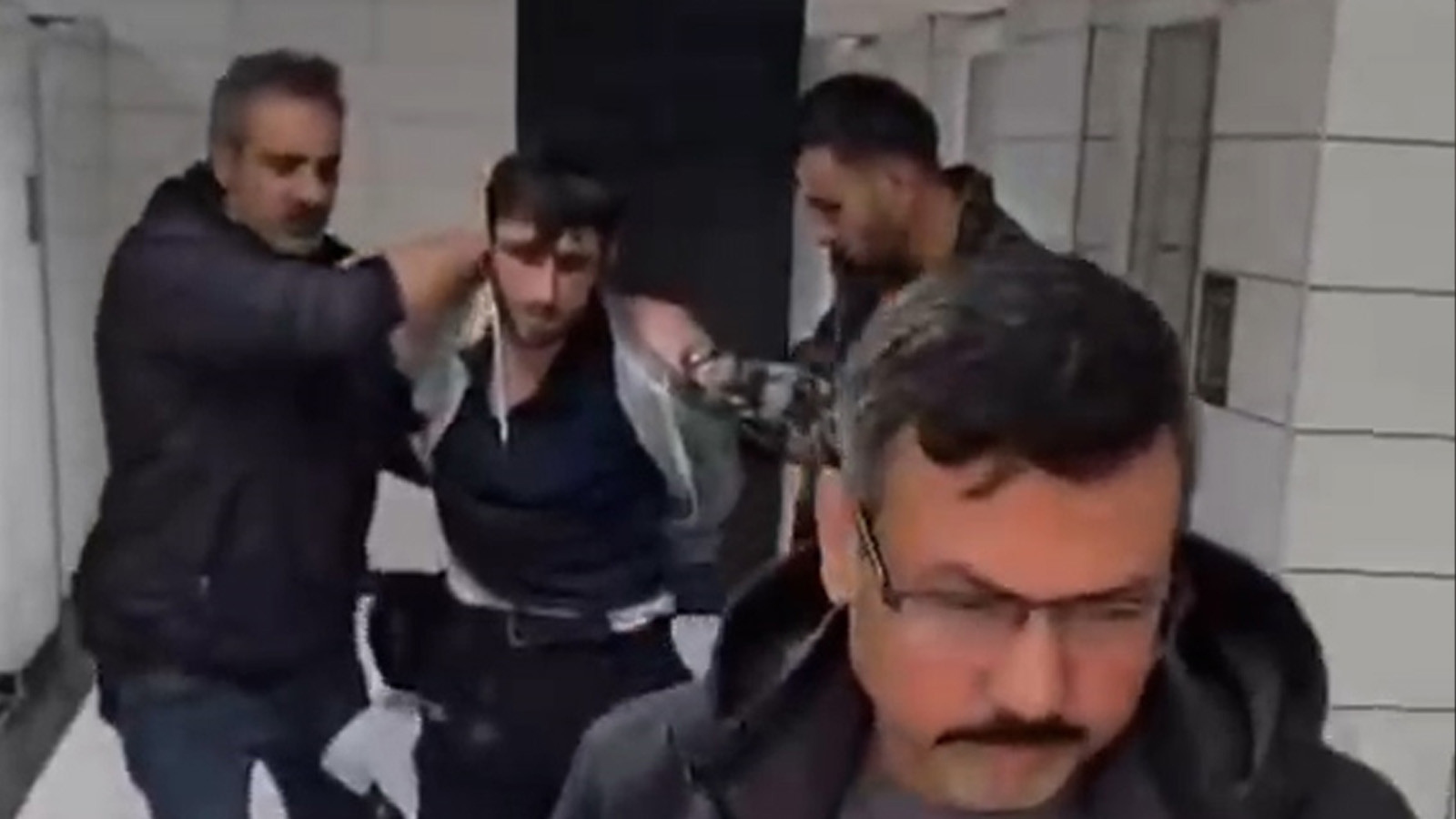 Bir haftalık takiple yakalandı, 2 aydır cuma tuvaletinde yaşadığı ortaya çıktı