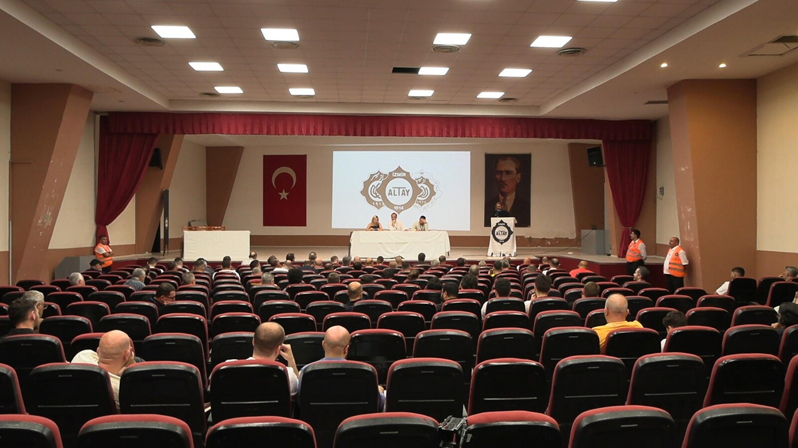 Borcu 1 milyar TL'yi bulan Altay'da başkan adayı çıkmadı