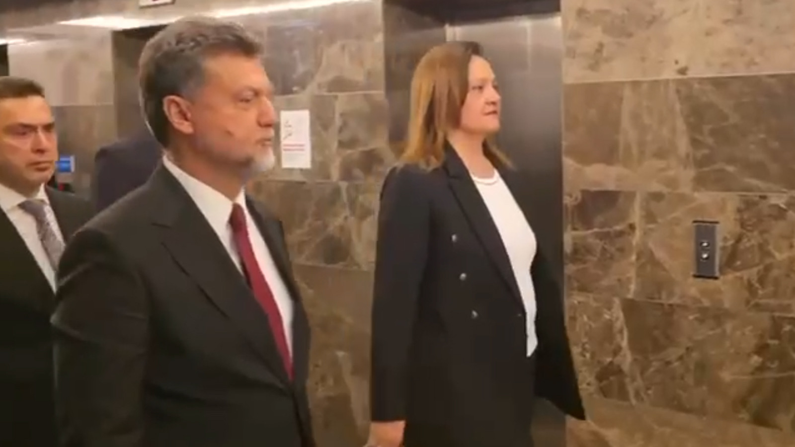 Burcu Köksal, AK Parti binasında