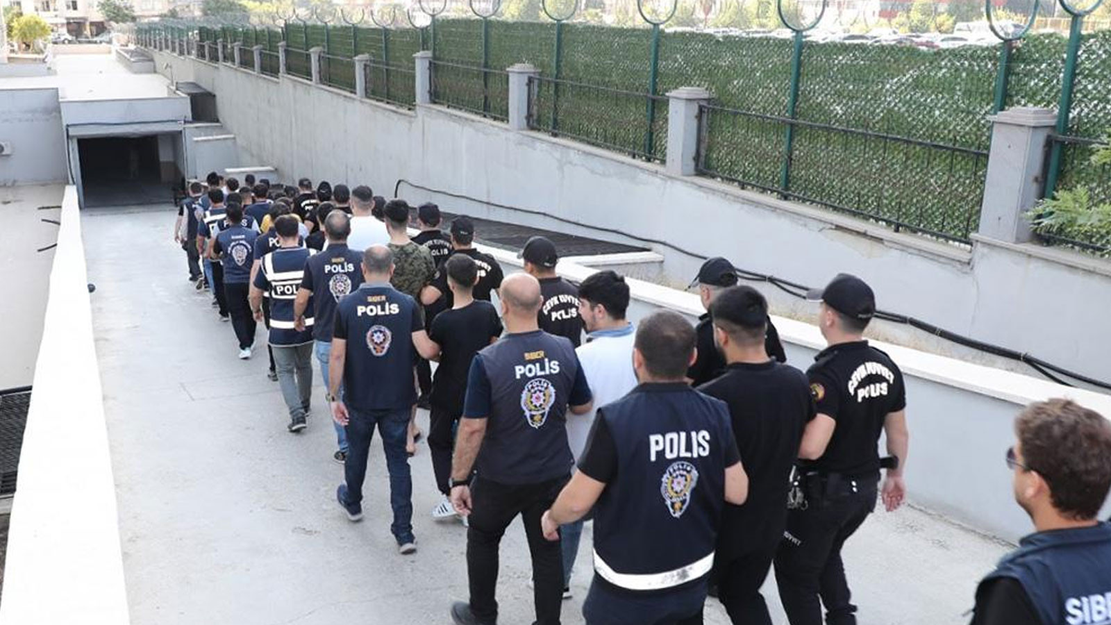 İstanbul merkezli 35 ilde yasa dışı bahis operasyonu: 108 gözaltı