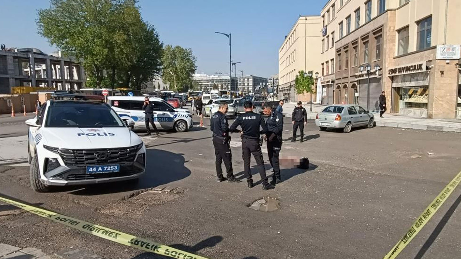 Malatya'da eski eş pompalı tüfekle dehşet saçtı