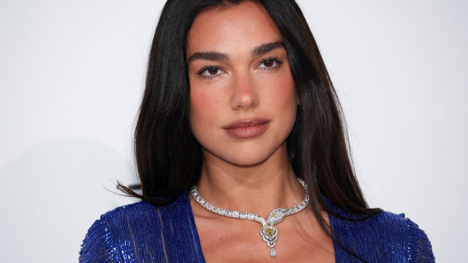 Samsung Dua Lipa'nın iddialarına yanıt verdi