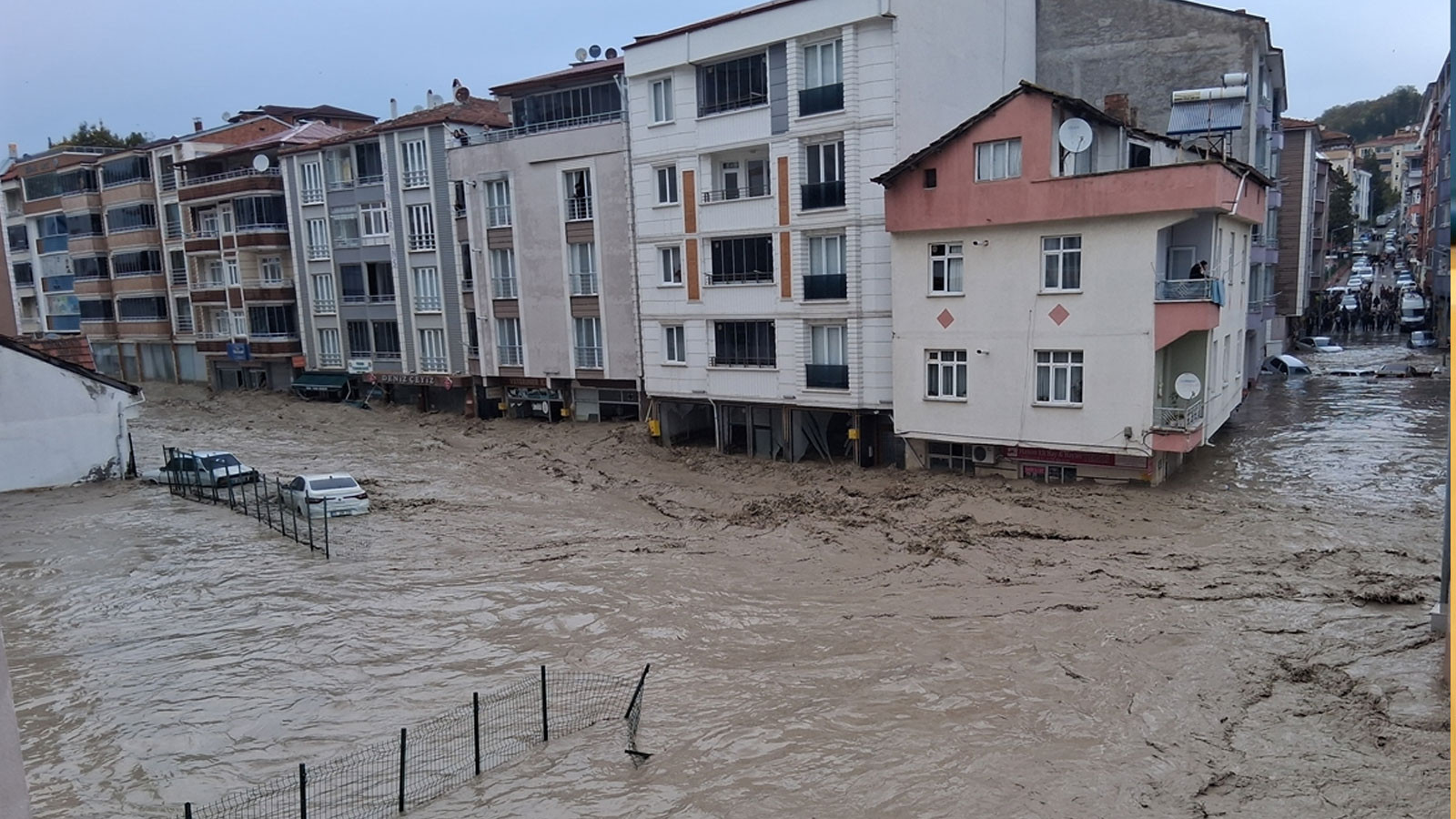 Ankara ve Samsun dahil 15 il sel felaketiyle boğuşuyor! Meteoroloji'den ise yeni uyarı geldi