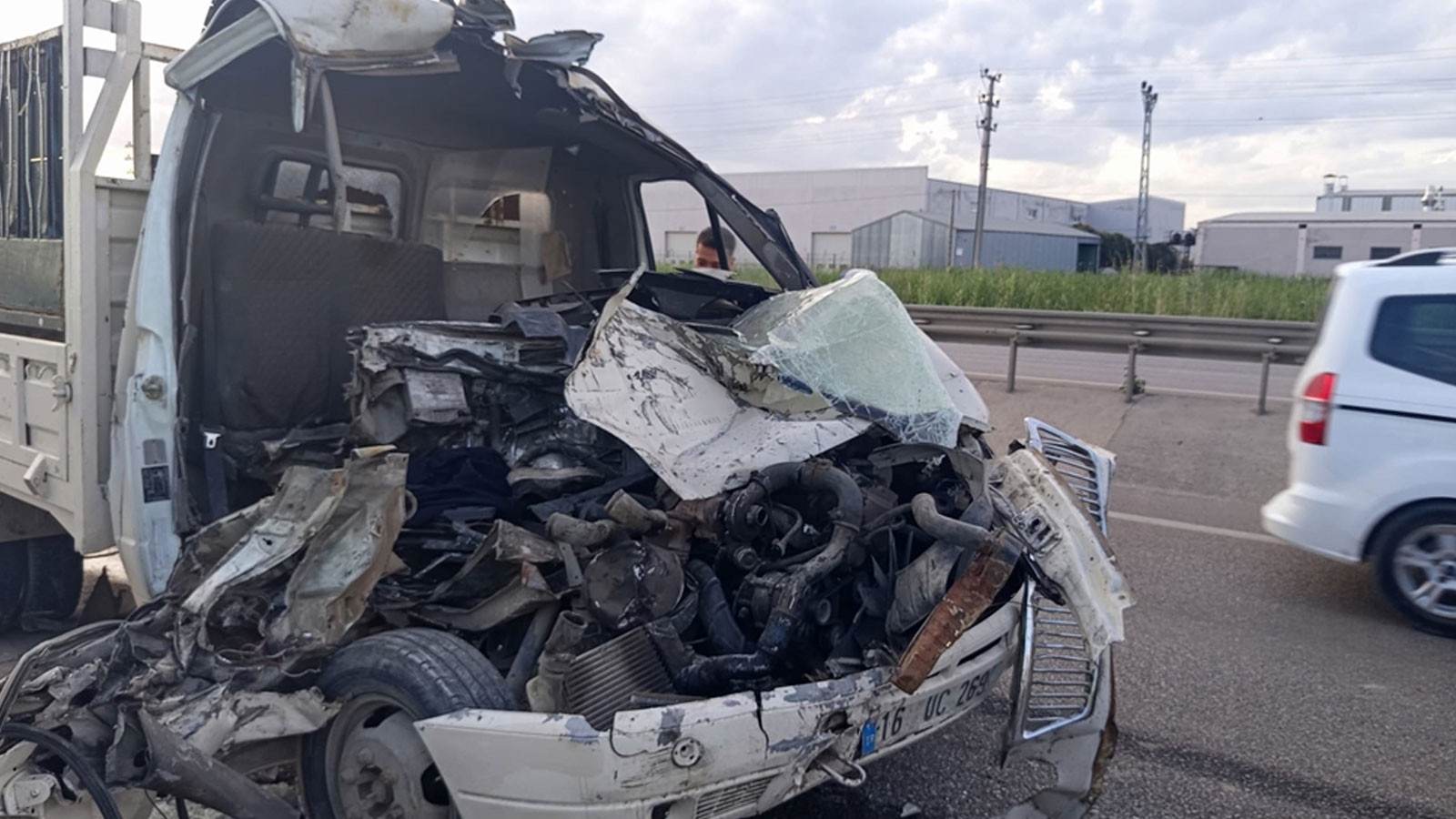 Bursa'da kamyonet ile tır çarpıştı: 1 ölü, 1 yaralı