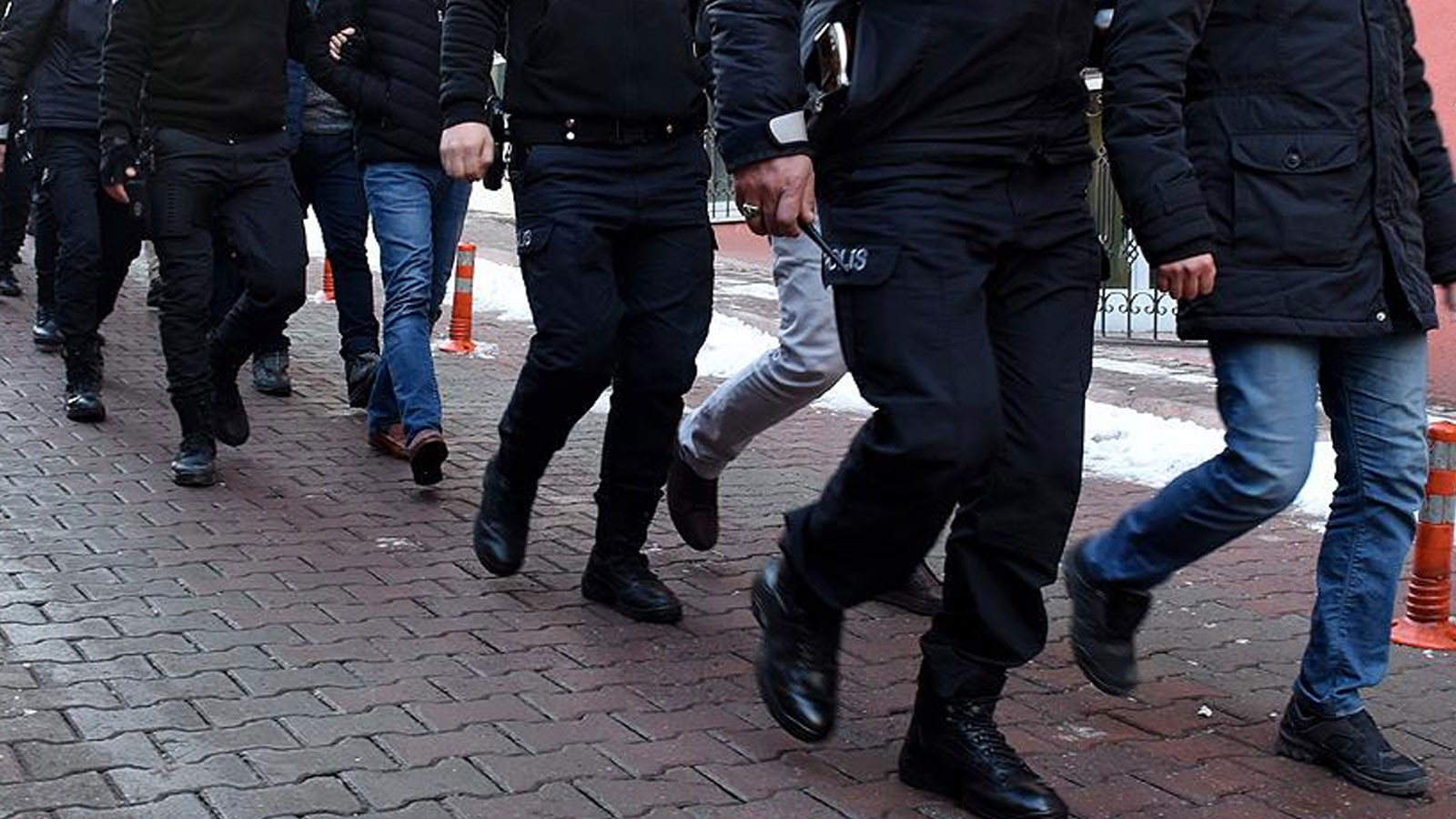 Jandarmanın 22 ilde yasa dışı bahis operasyonu: 61 şüpheli yakalandı