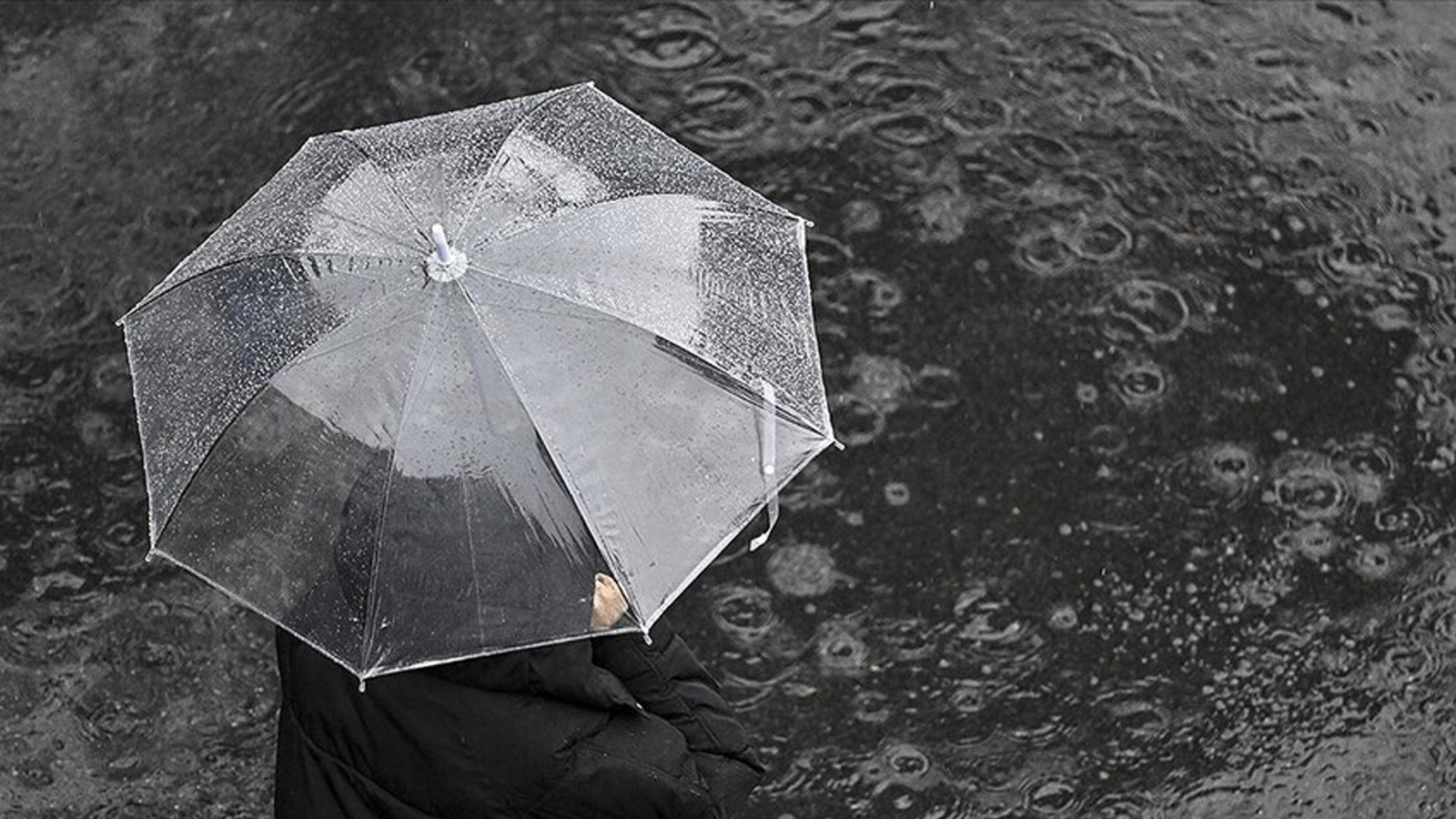 Meteoroloji'den sağanak yağış uyarı: Bu illeri kuvvetli vuracak!