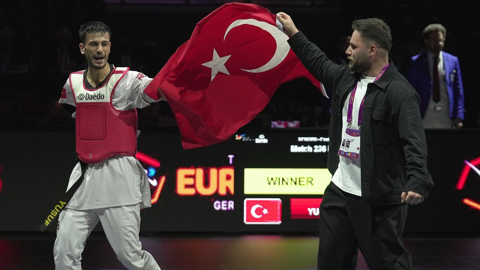 Yusuf Yünaçtı, Avrupa Para Tekvando Şampiyonası'nda altın madalya kazandı