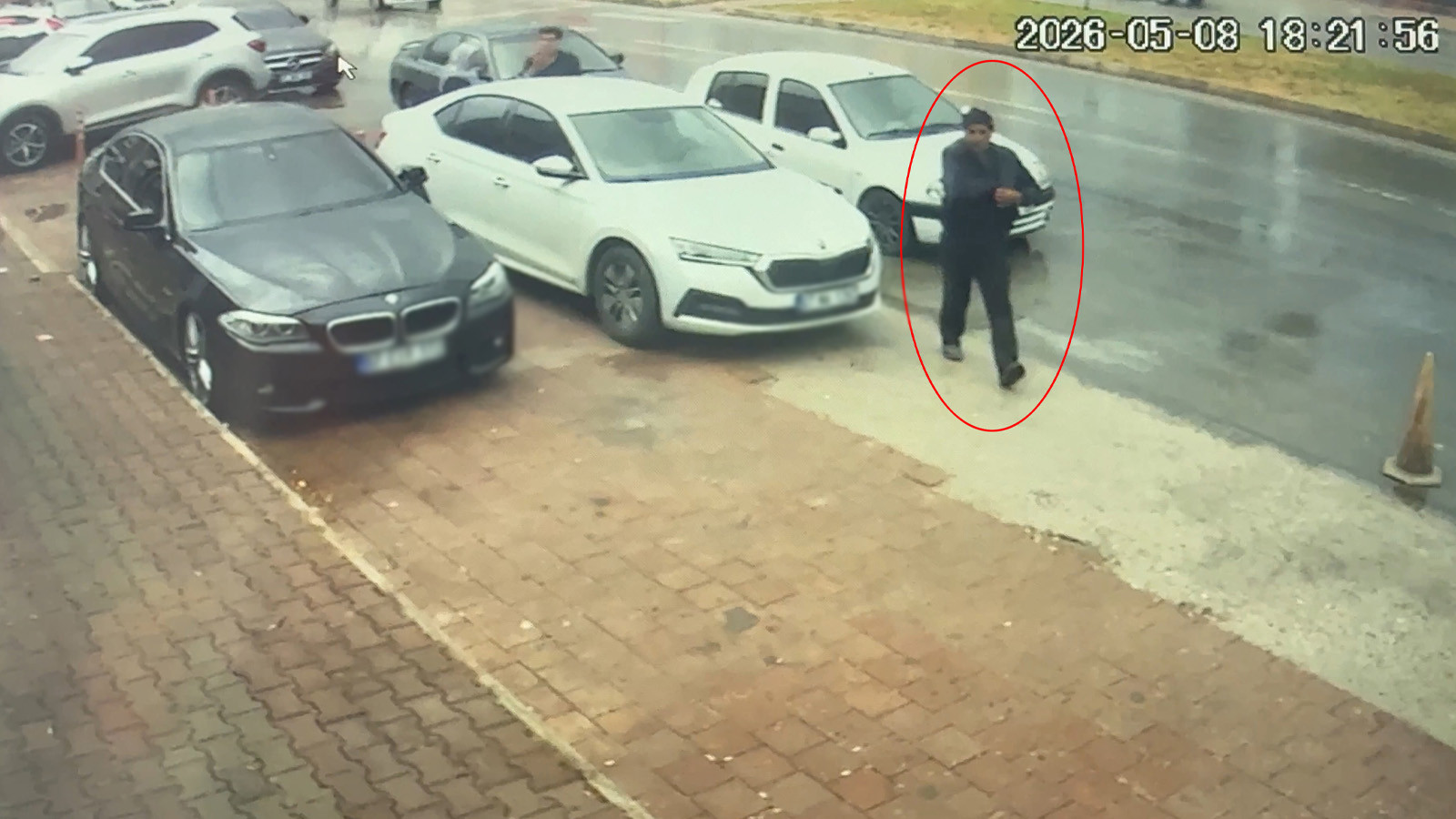 Arsa satışı konusunda tartıştığı yeğeni Amine'yi silahla öldürdü