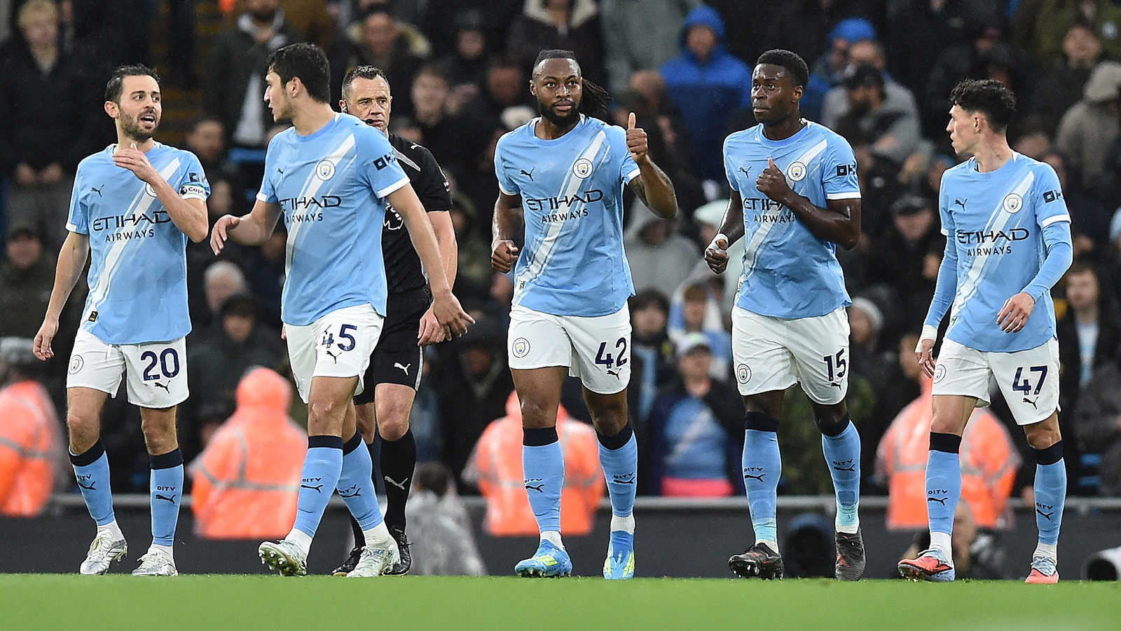 Manchester City, Arsenal'ı takibini sürdürdü