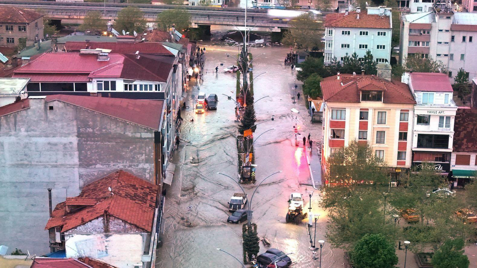 Samsun ve Çankırı'daki sele 1513 personelle müdahale edildi