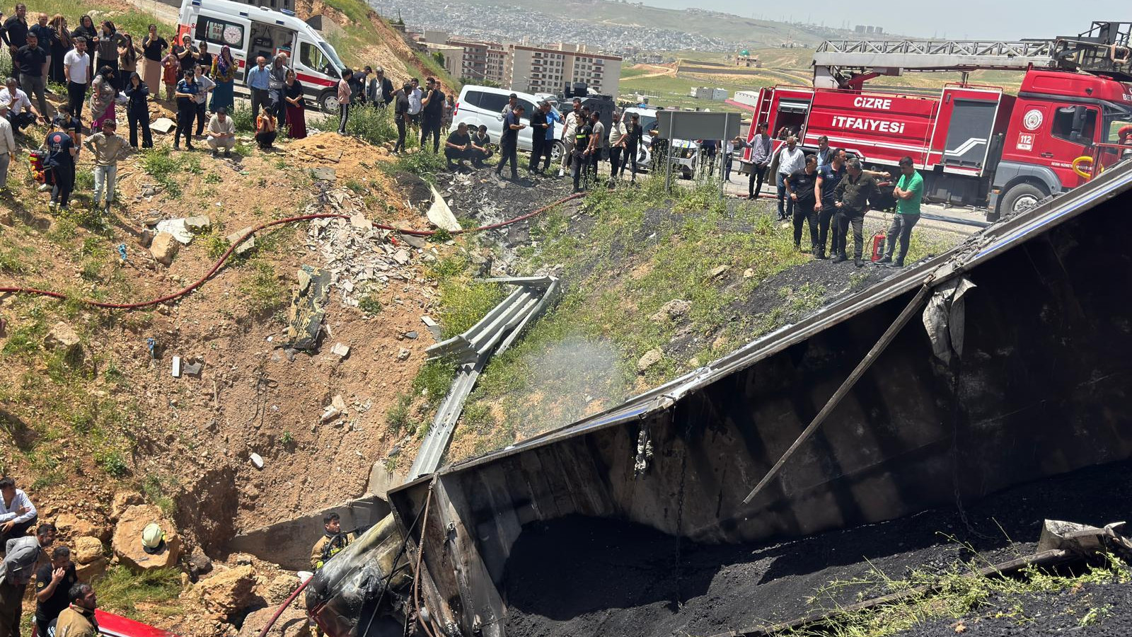 Şarampole devrilip alev alan tırın şoförü öldü