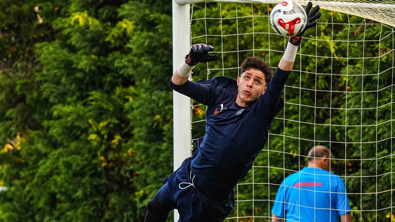 Süper Lig ve Avrupa devleri, Deniz Dilmen'i kadrosuna katabilmek için yarışıyor