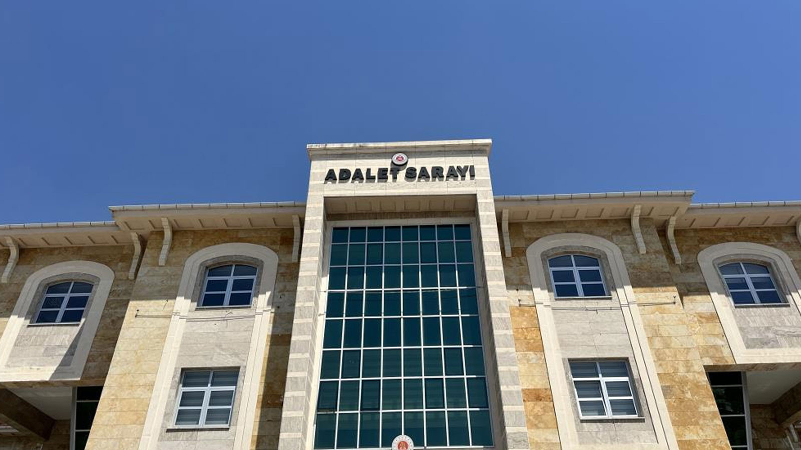Uşak'ta yaşlı adamı tarlada bıçaklayarak öldüren şüpheli tutuklandı
