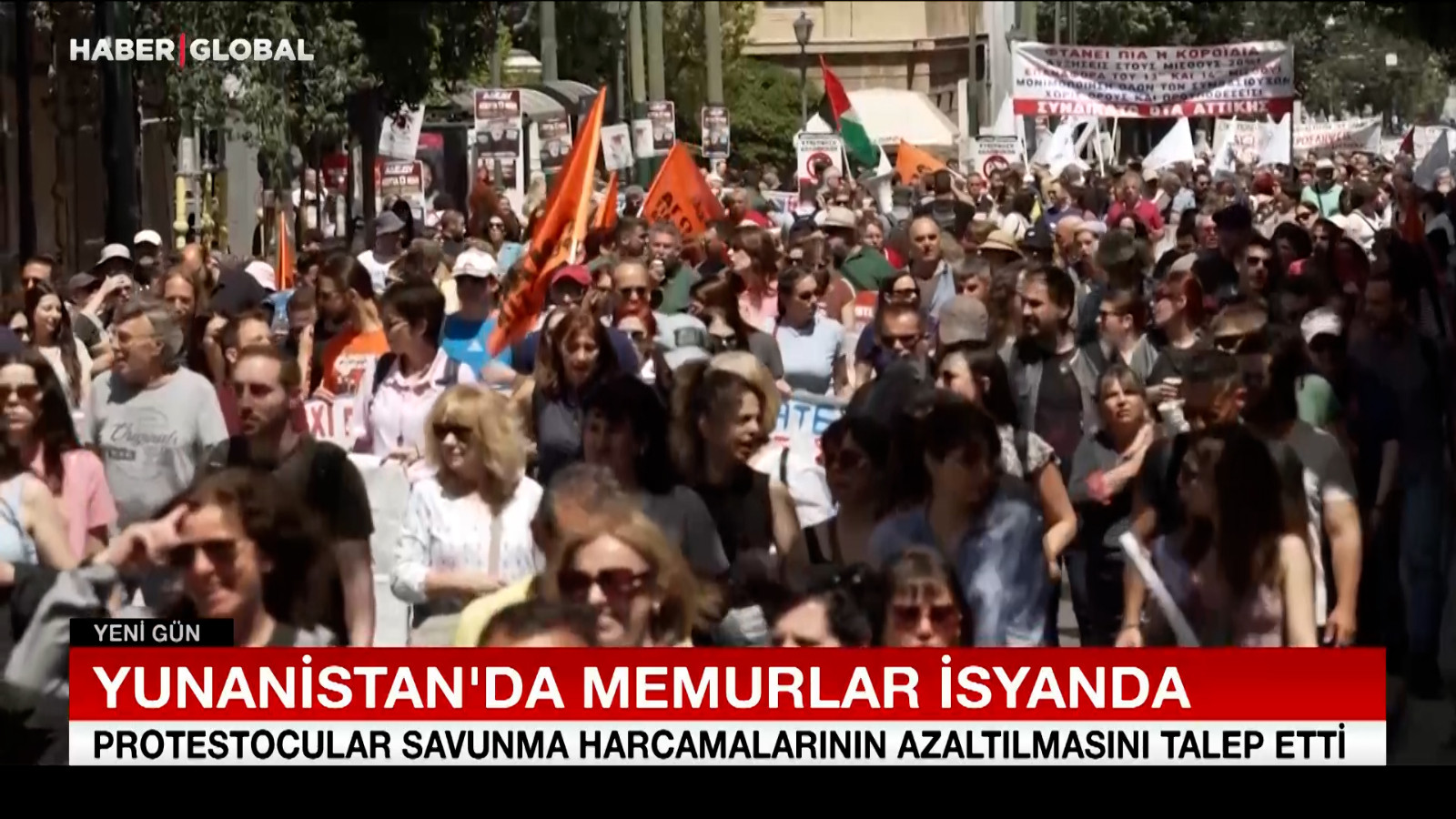 Yunanistan’da memurlar isyanda